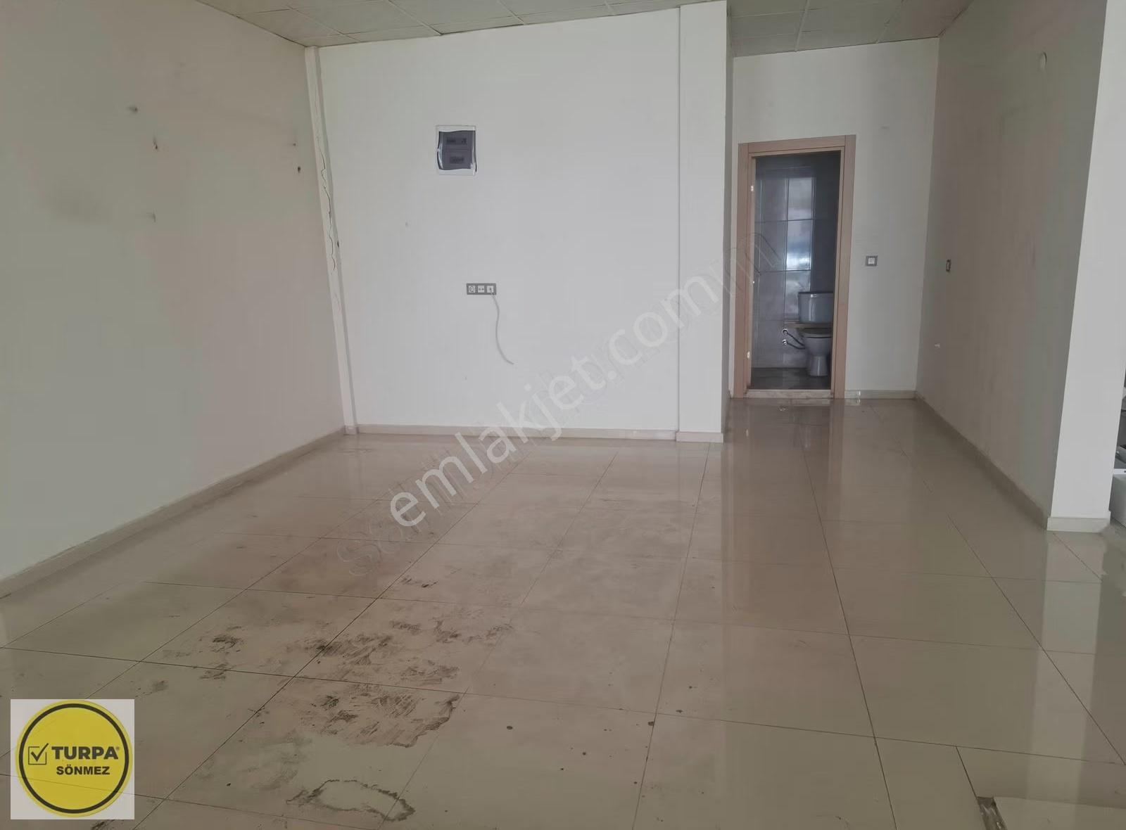Menderes Pazar Yerinde Kiralık 140 M² Çok Amaçlı İş Yeri - Görsel 6