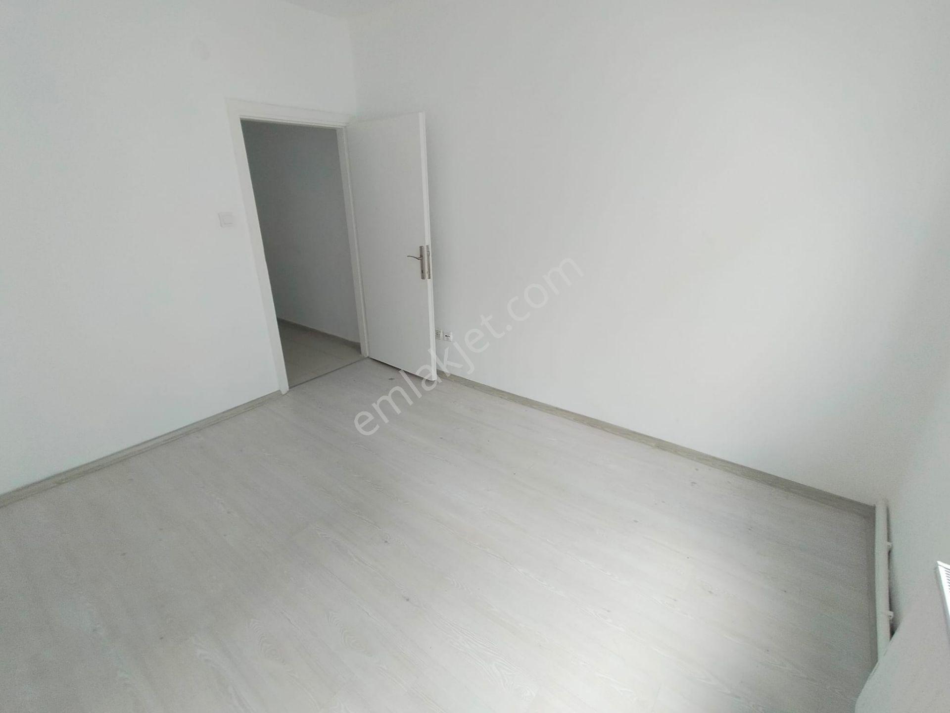 Çekmeköy De Site İçinde 2+1 Kiralık Arakat Daire