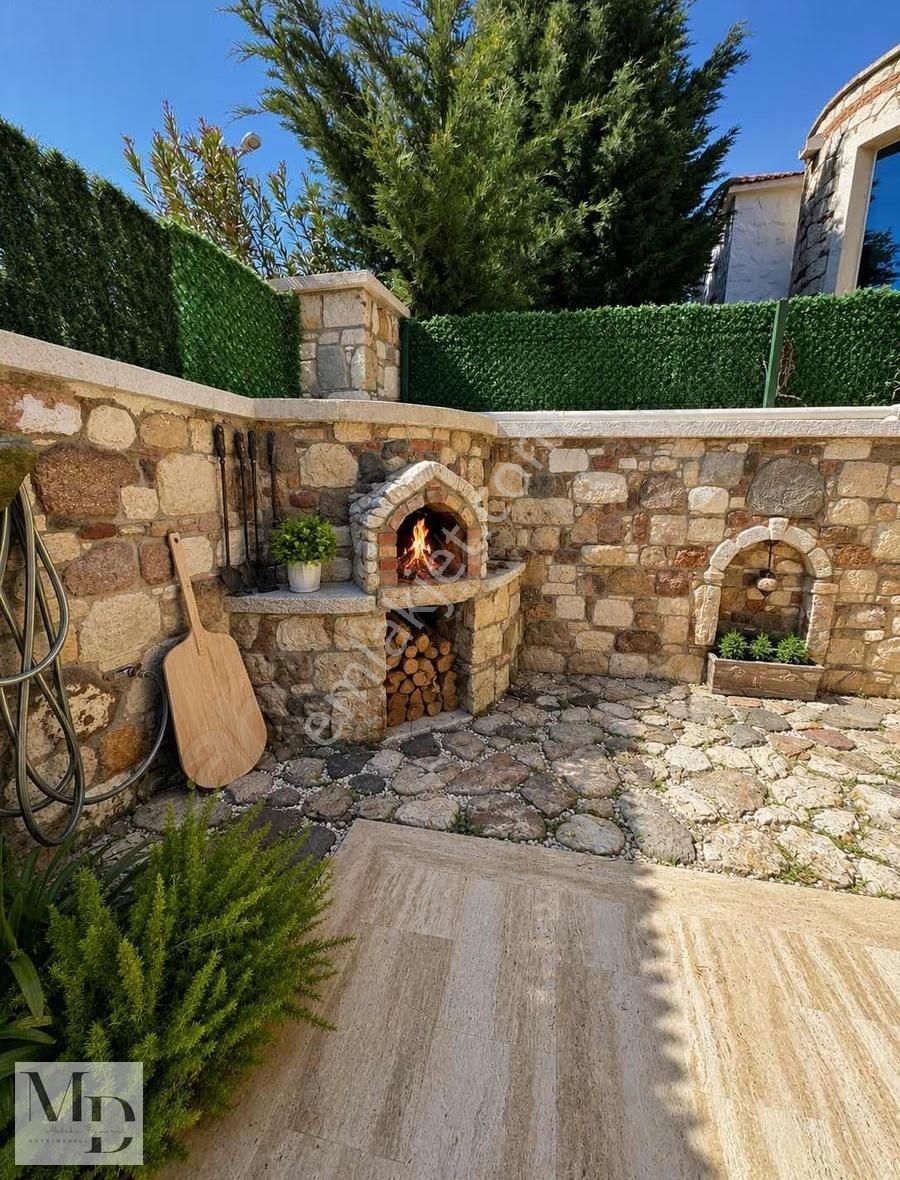 Alaçatı Merkezde Sezonluk Kiralık Havuzlu Müstakil Villa - Görsel 4