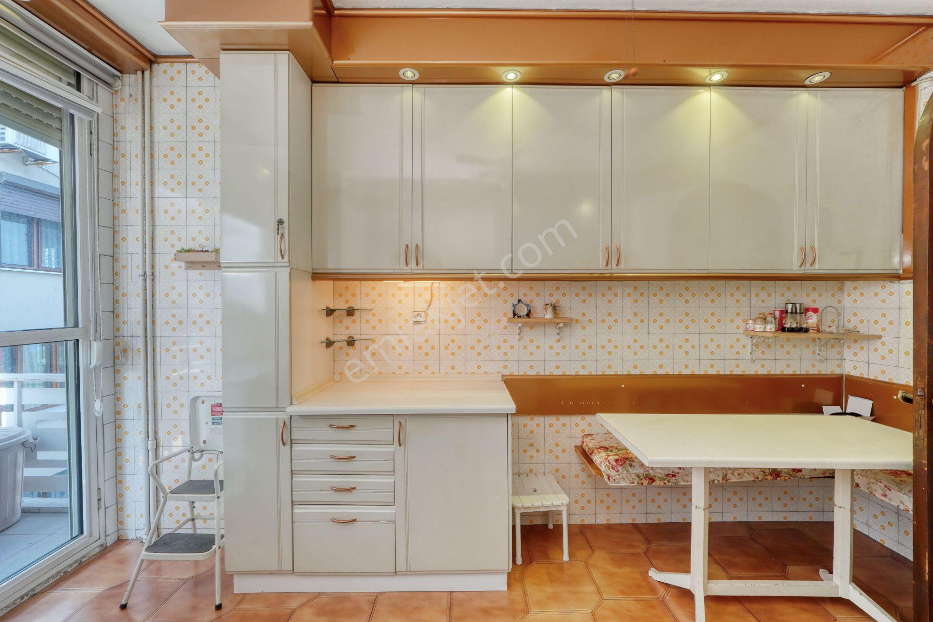 Göztepe'de Kesintisiz Deniz Manzaralı, 320m2 5+1 Yalı Dairesi - Görsel 23