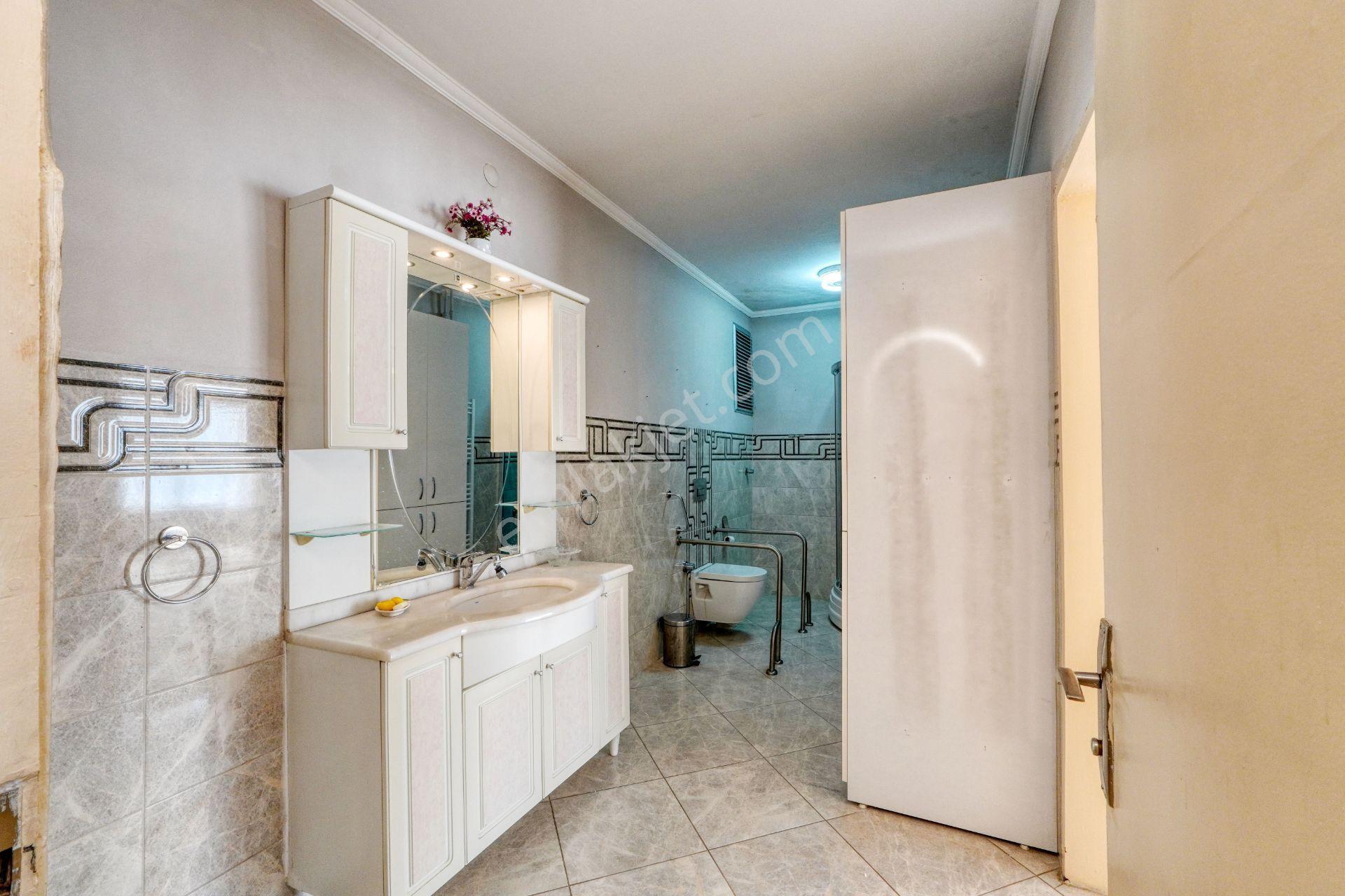 Göztepe'de Kesintisiz Deniz Manzaralı, 320m2 5+1 Yalı Dairesi - Görsel 27