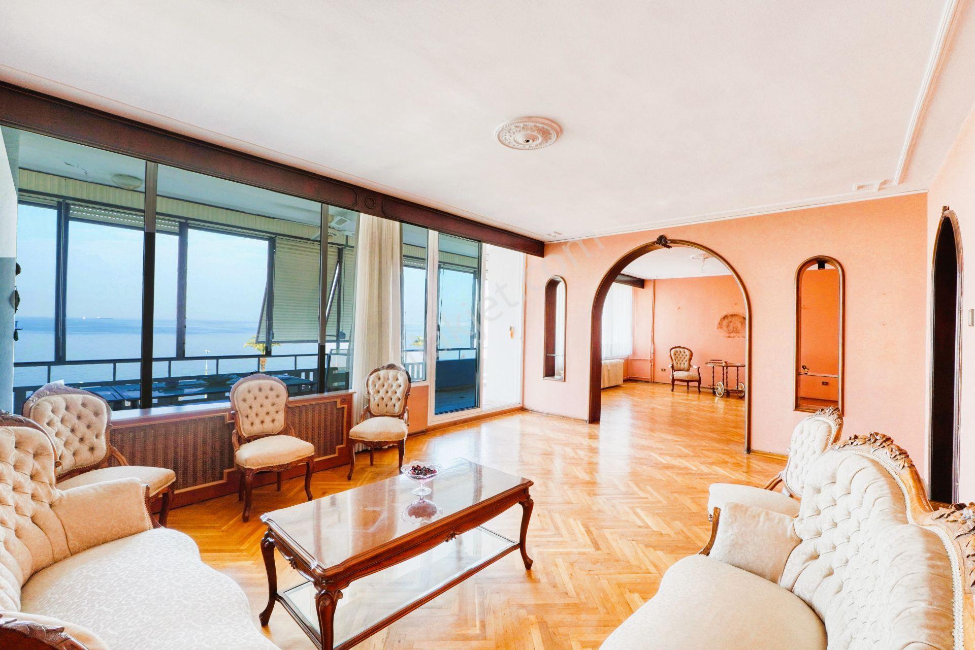 Göztepe'de Kesintisiz Deniz Manzaralı, 320m2 5+1 Yalı Dairesi - Görsel 6