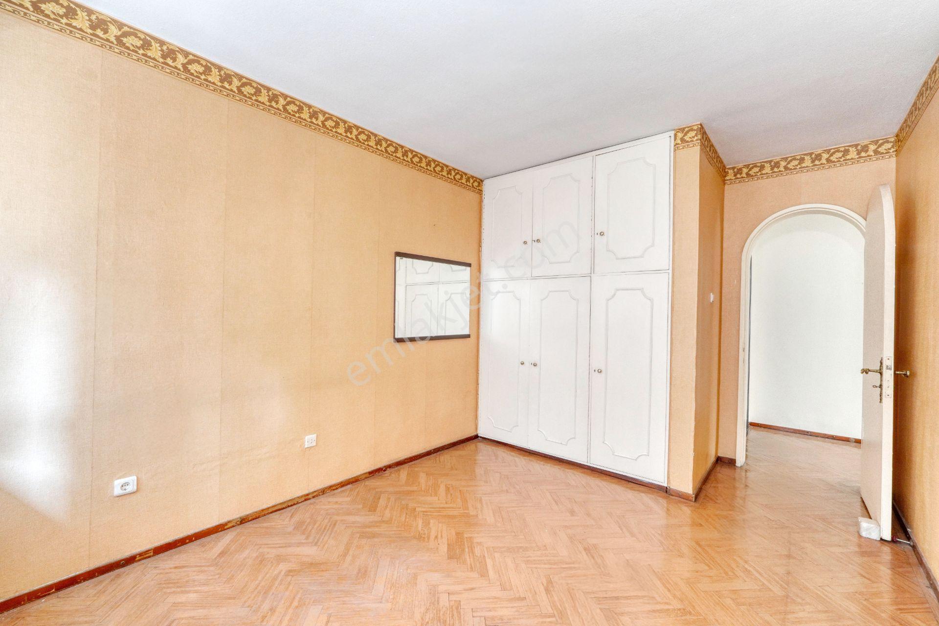 Göztepe'de Kesintisiz Deniz Manzaralı, 320m2 5+1 Yalı Dairesi - Görsel 18
