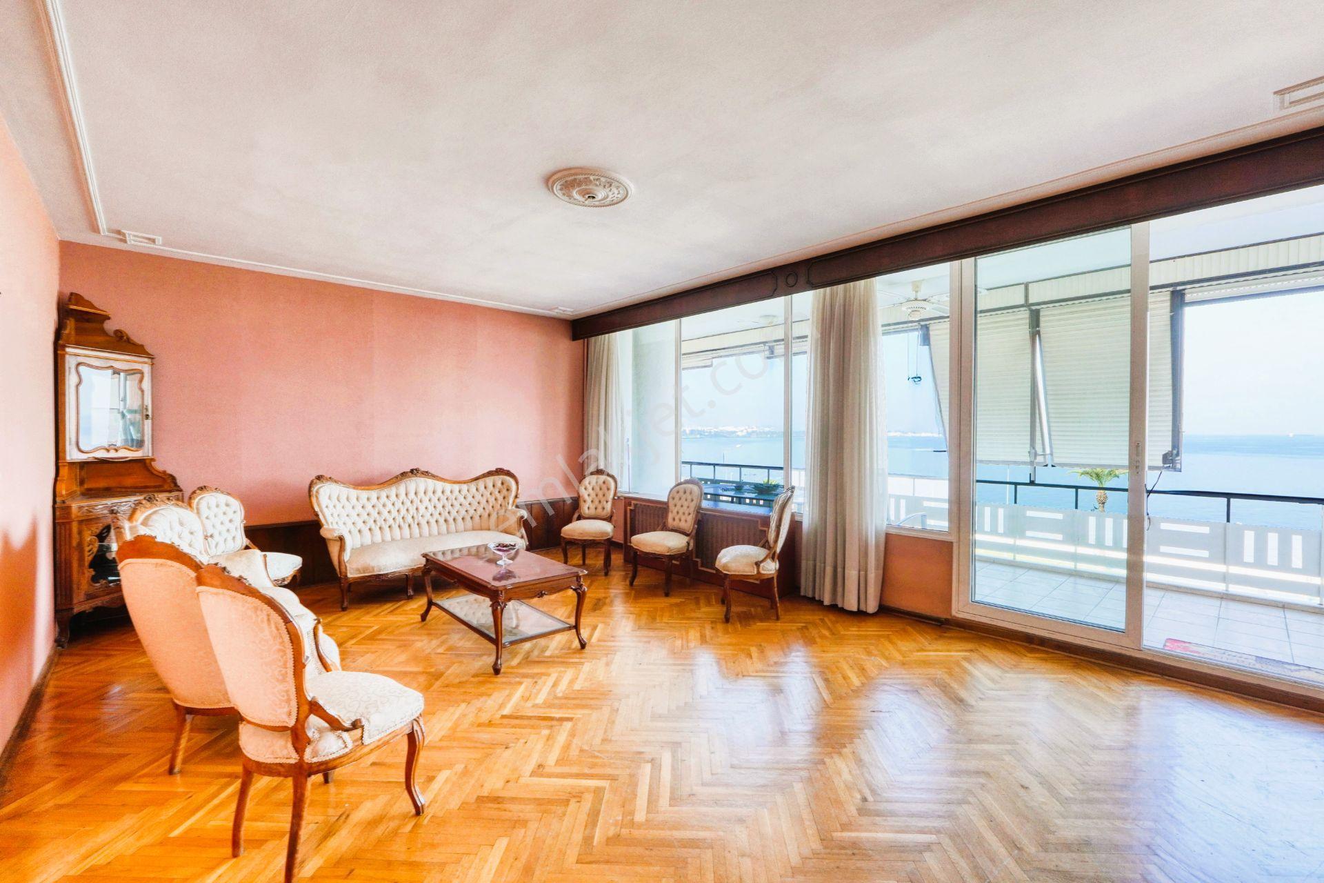 Göztepe'de Kesintisiz Deniz Manzaralı, 320m2 5+1 Yalı Dairesi - Görsel 8