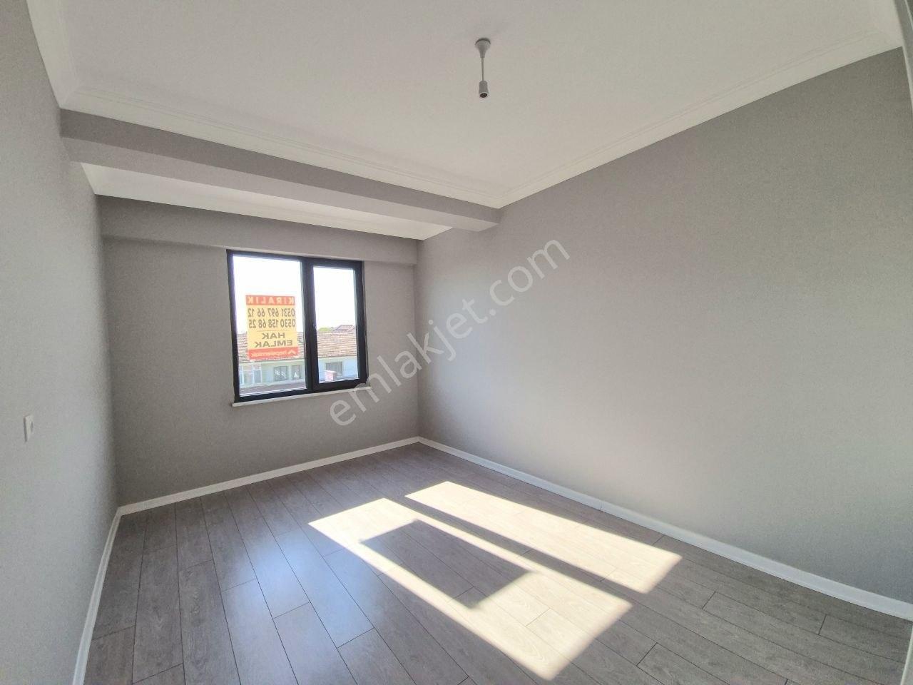 Hak Emlaktan Çay Mah.de Tam Merkezde Kiralık 2+1 Geniş Daire - Görsel 3