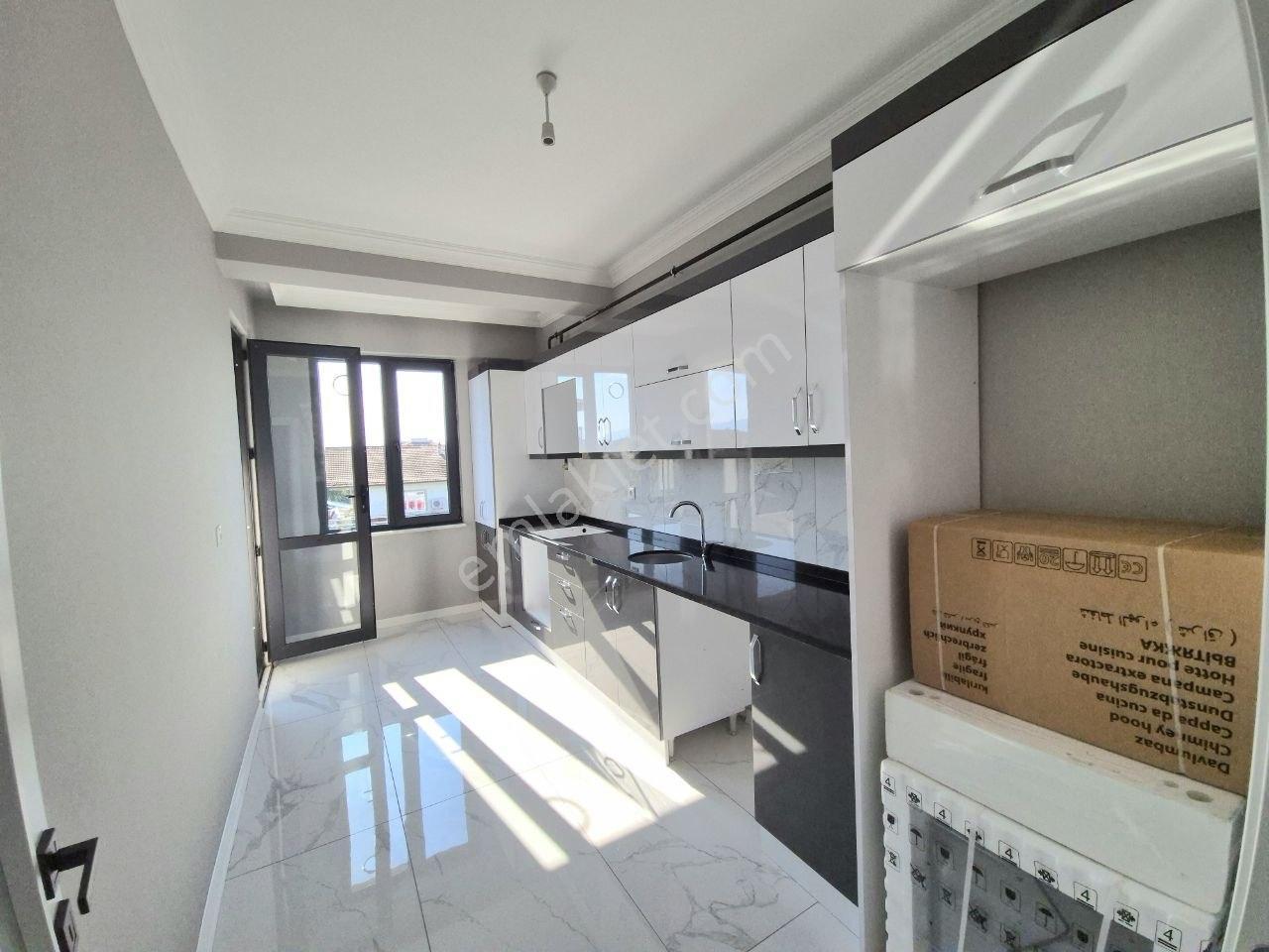 Hak Emlaktan Çay Mah.de Tam Merkezde Kiralık 2+1 Geniş Daire - Görsel 8