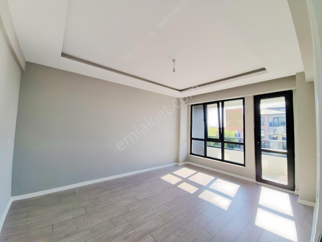 Hak Emlaktan Çay Mah.de Tam Merkezde Kiralık 2+1 Geniş Daire - Görsel 35