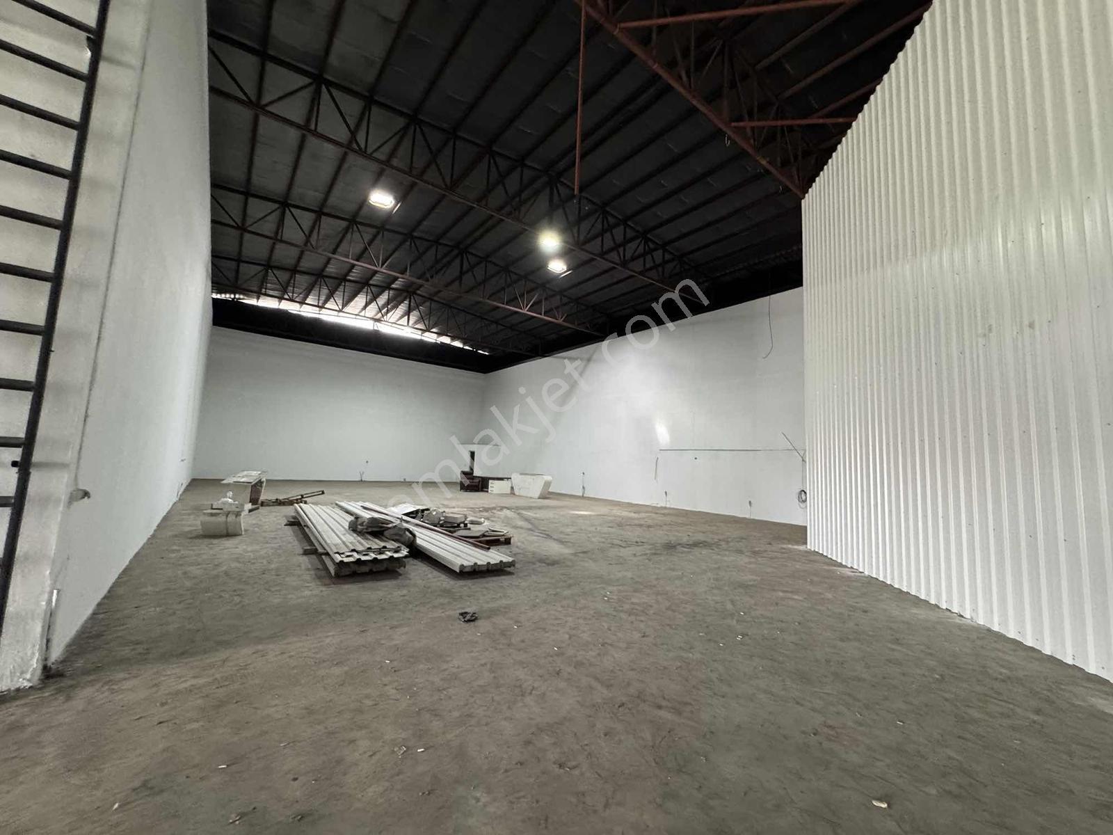 Kiralık 600 M2 Depo - Dükkan