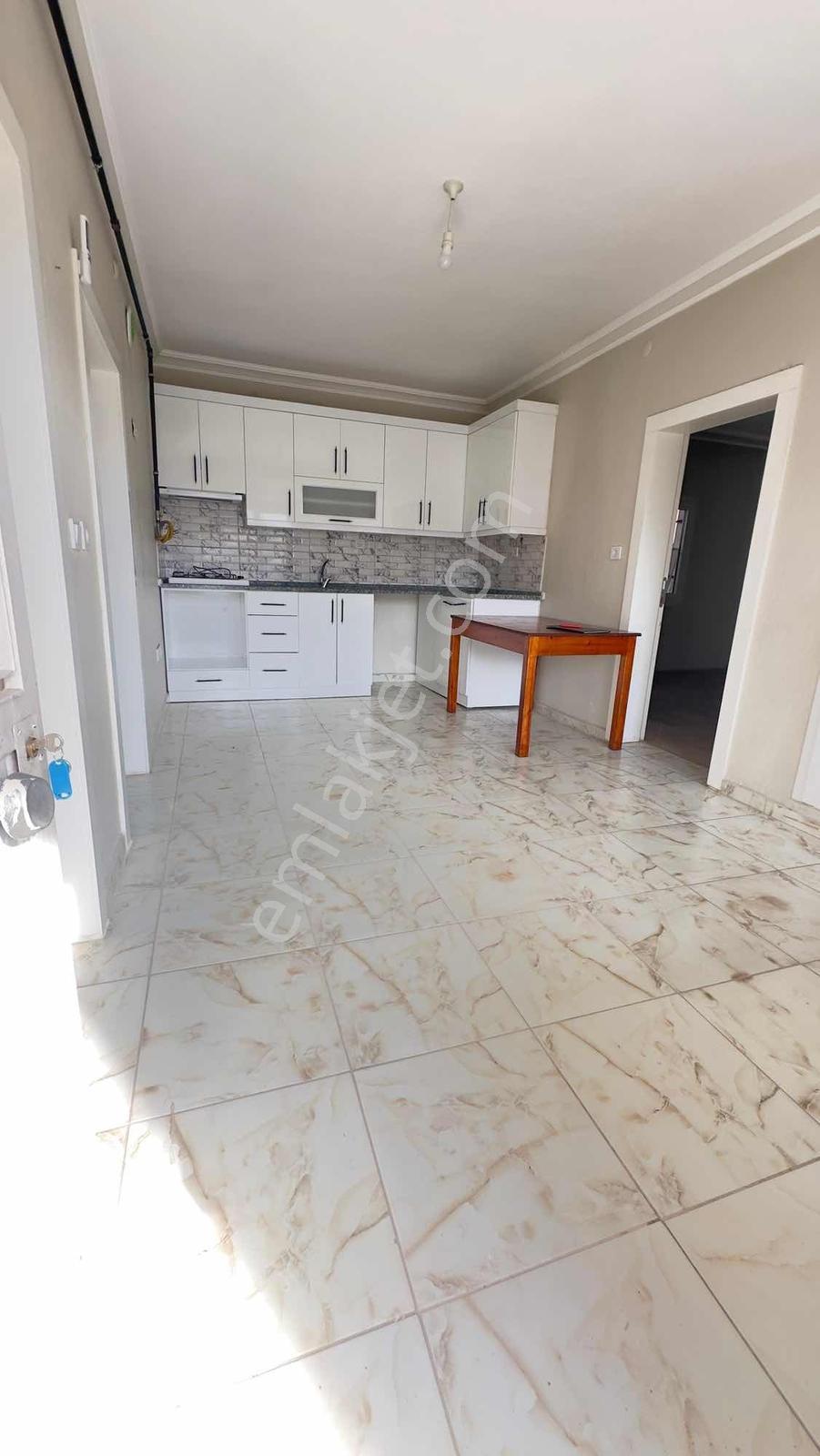 Selçuk Merkezde Müstakil Kiralık Ev - Görsel 7