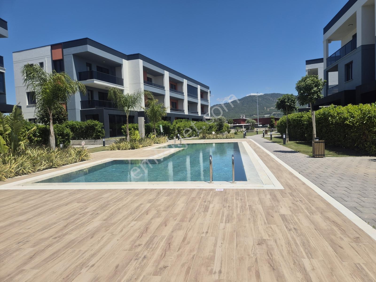 Dalamanda Havuzlu Lüks Sitede 1+1 Eşyalı Kiralık Daire - Görsel 8