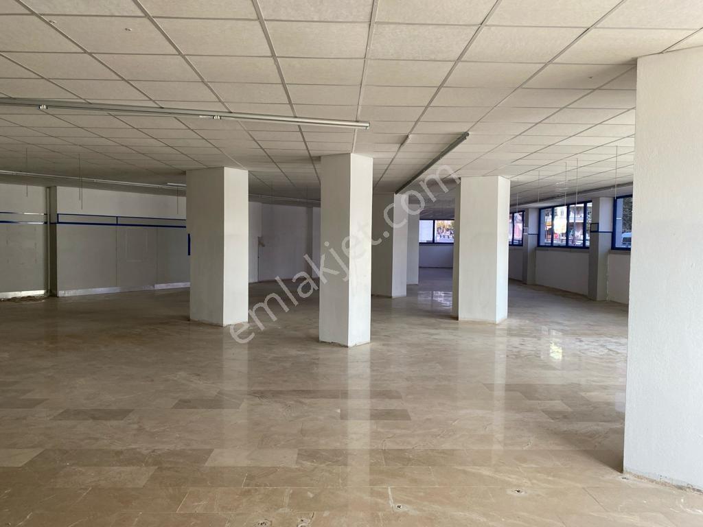 Turyap Sistem'den Güvenevler'de Kiralık Mağaza & Avm