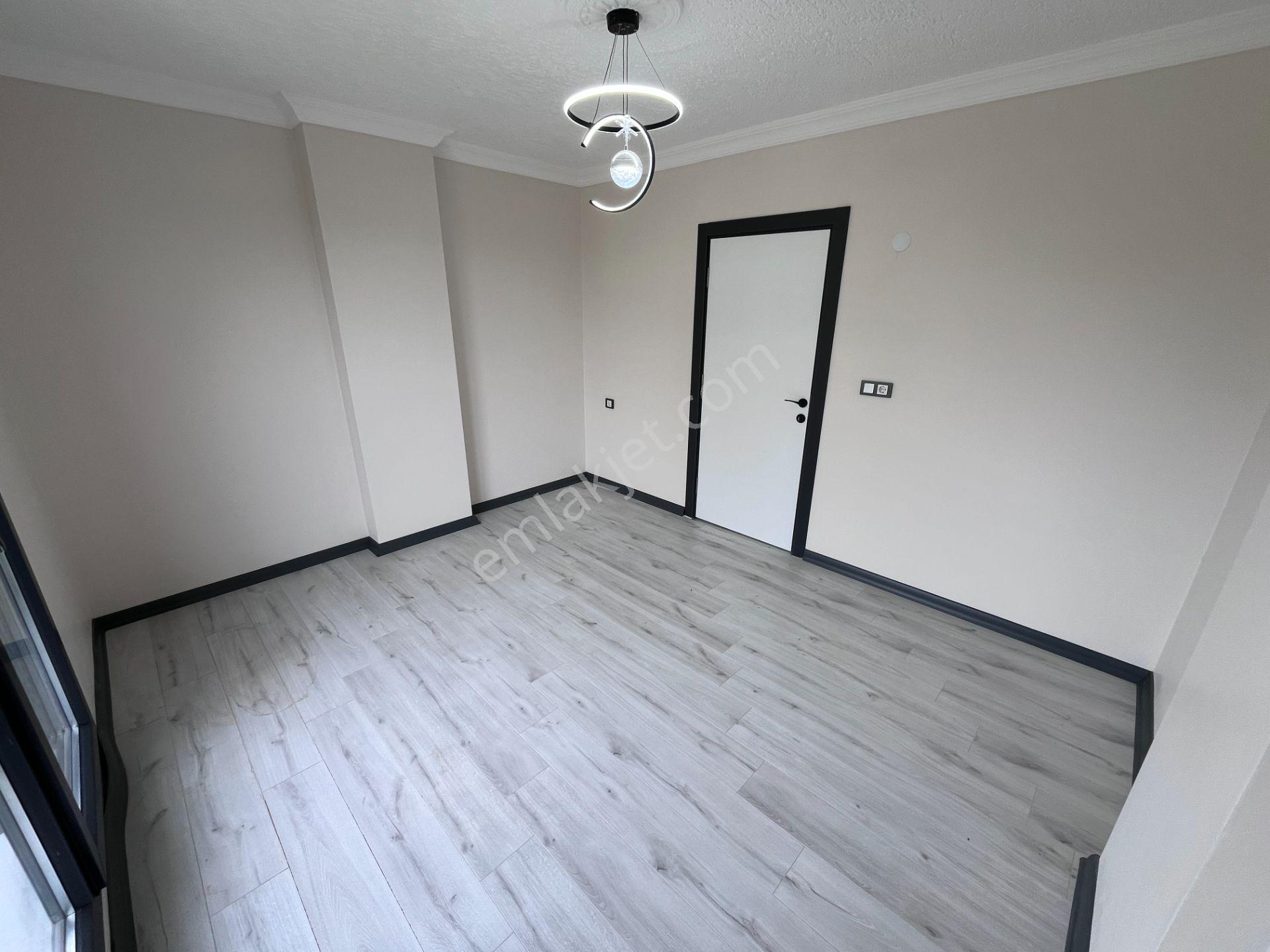 Merkezi Konumda, Önü Kapanmaz, Balkon Mutfaklı 4+1 Geniş Villa! - Görsel 23