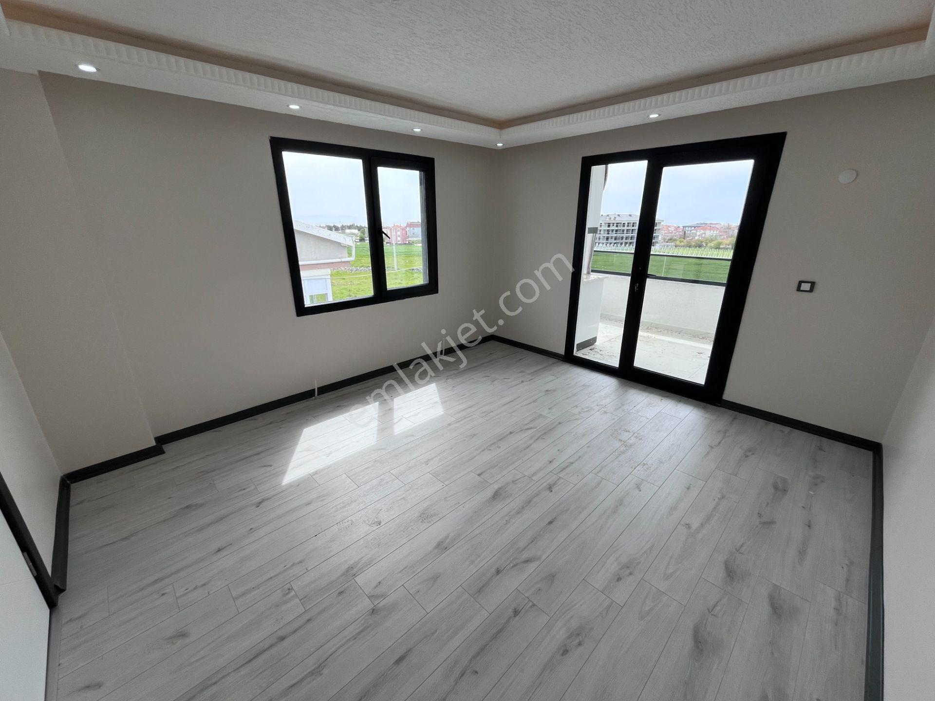 Merkezi Konumda, Önü Kapanmaz, Balkon Mutfaklı 4+1 Geniş Villa! - Görsel 29