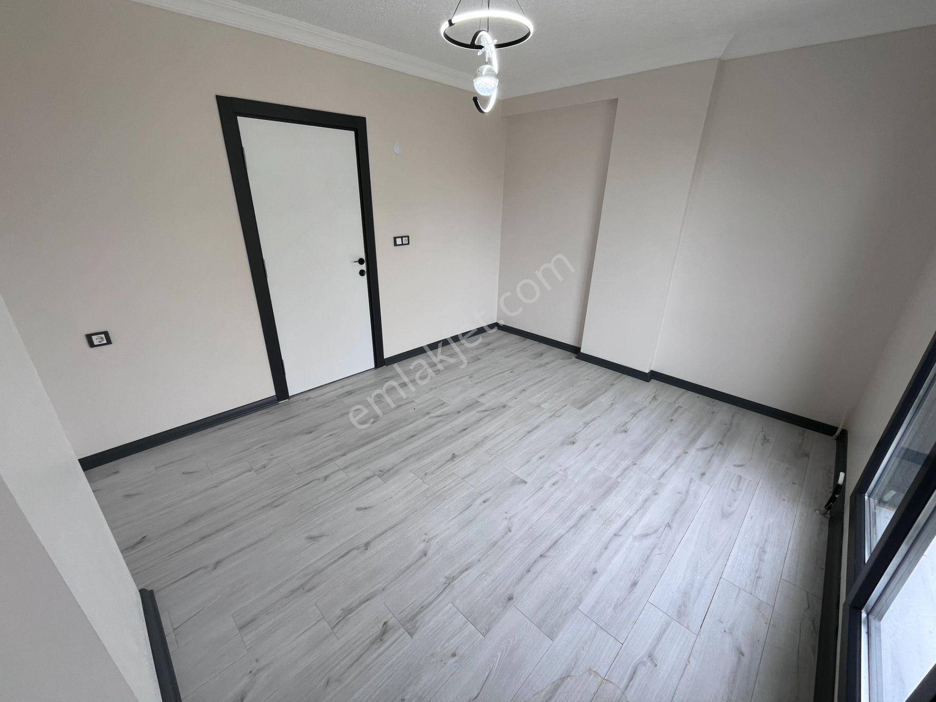 Merkezi Konumda, Önü Kapanmaz, Balkon Mutfaklı 4+1 Geniş Villa! - Görsel 22