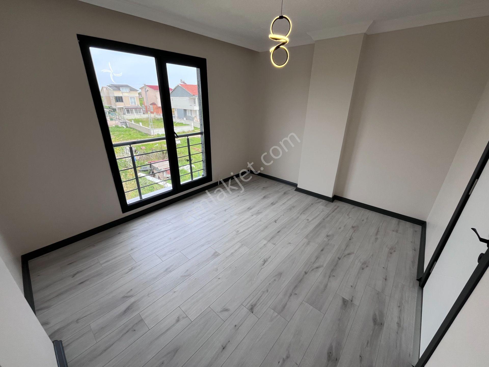 Merkezi Konumda, Önü Kapanmaz, Balkon Mutfaklı 4+1 Geniş Villa! - Görsel 33
