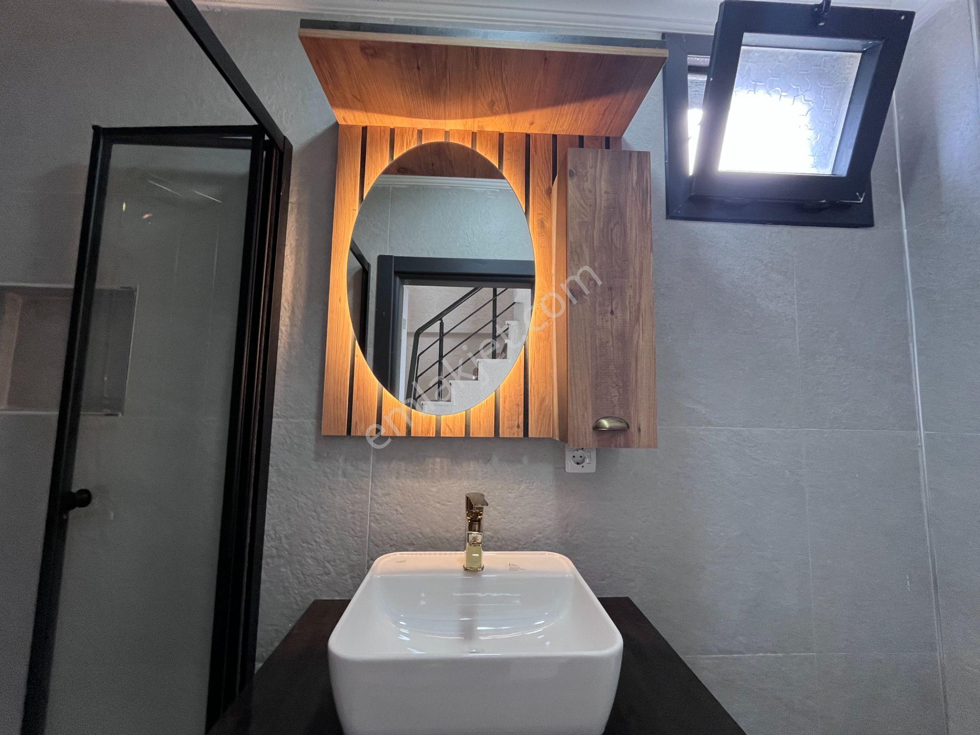 Merkezi Konumda, Önü Kapanmaz, Balkon Mutfaklı 4+1 Geniş Villa! - Görsel 24