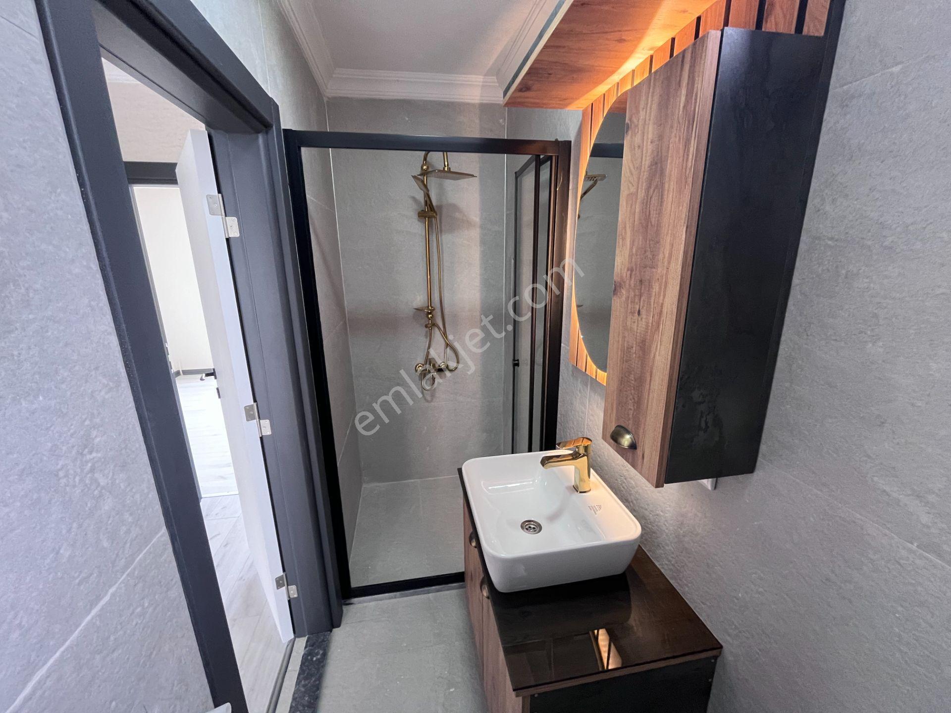 Merkezi Konumda, Önü Kapanmaz, Balkon Mutfaklı 4+1 Geniş Villa! - Görsel 25