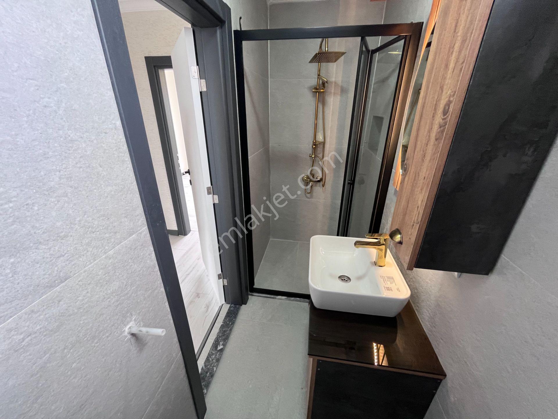Merkezi Konumda, Önü Kapanmaz, Balkon Mutfaklı 4+1 Geniş Villa! - Görsel 35