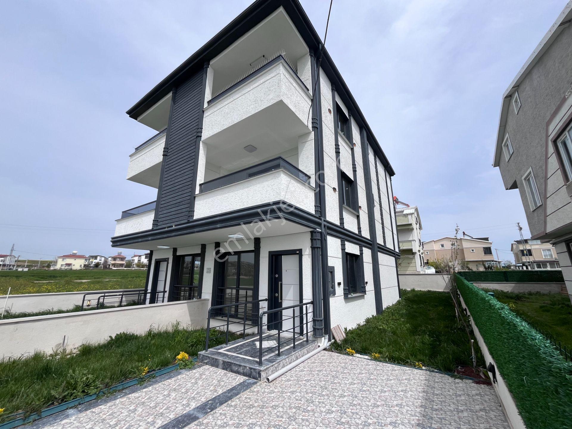 Merkezi Konumda, Önü Kapanmaz, Balkon Mutfaklı 4+1 Geniş Villa! - Görsel 7