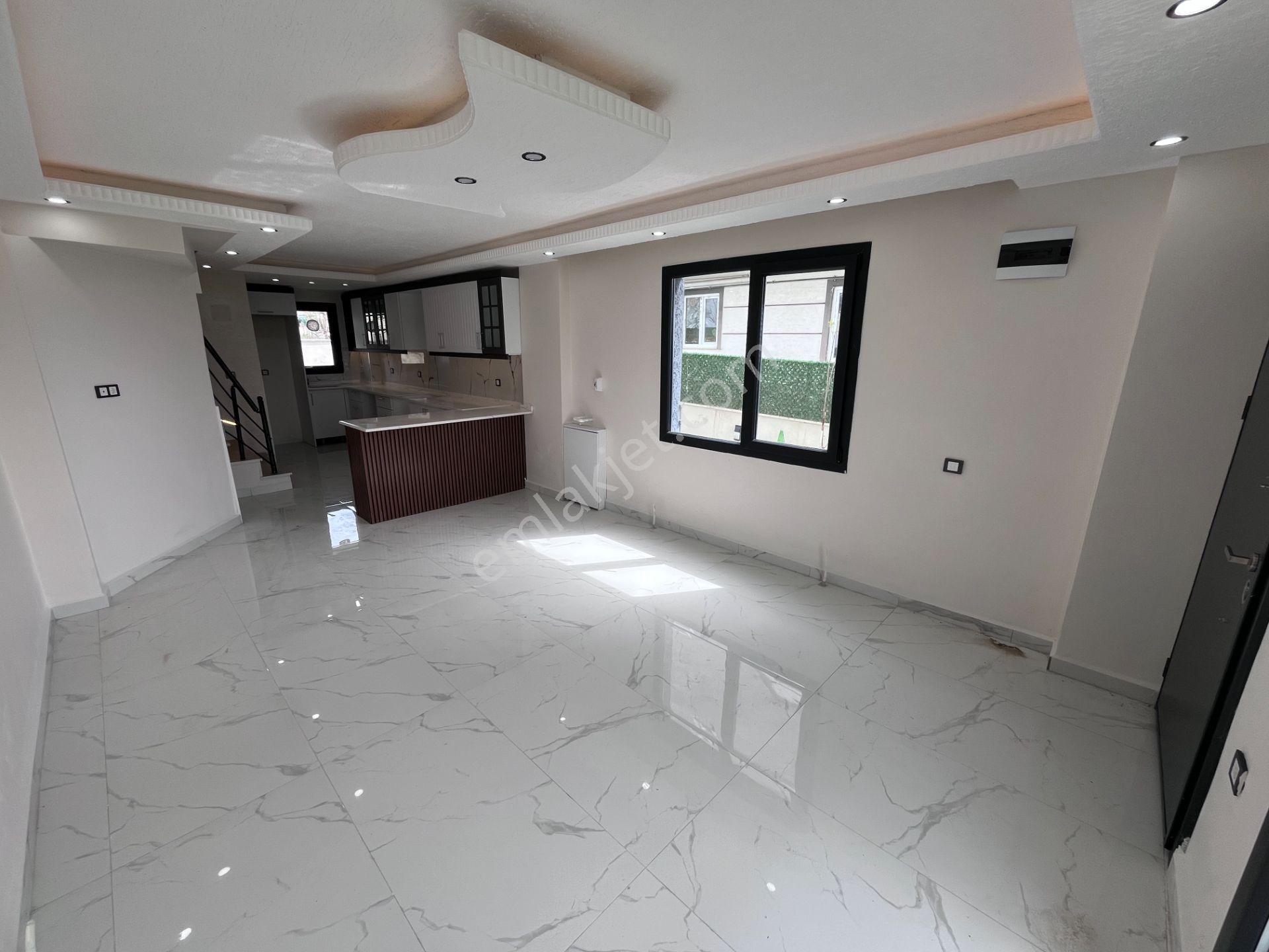 Merkezi Konumda, Önü Kapanmaz, Balkon Mutfaklı 4+1 Geniş Villa! - Görsel 4