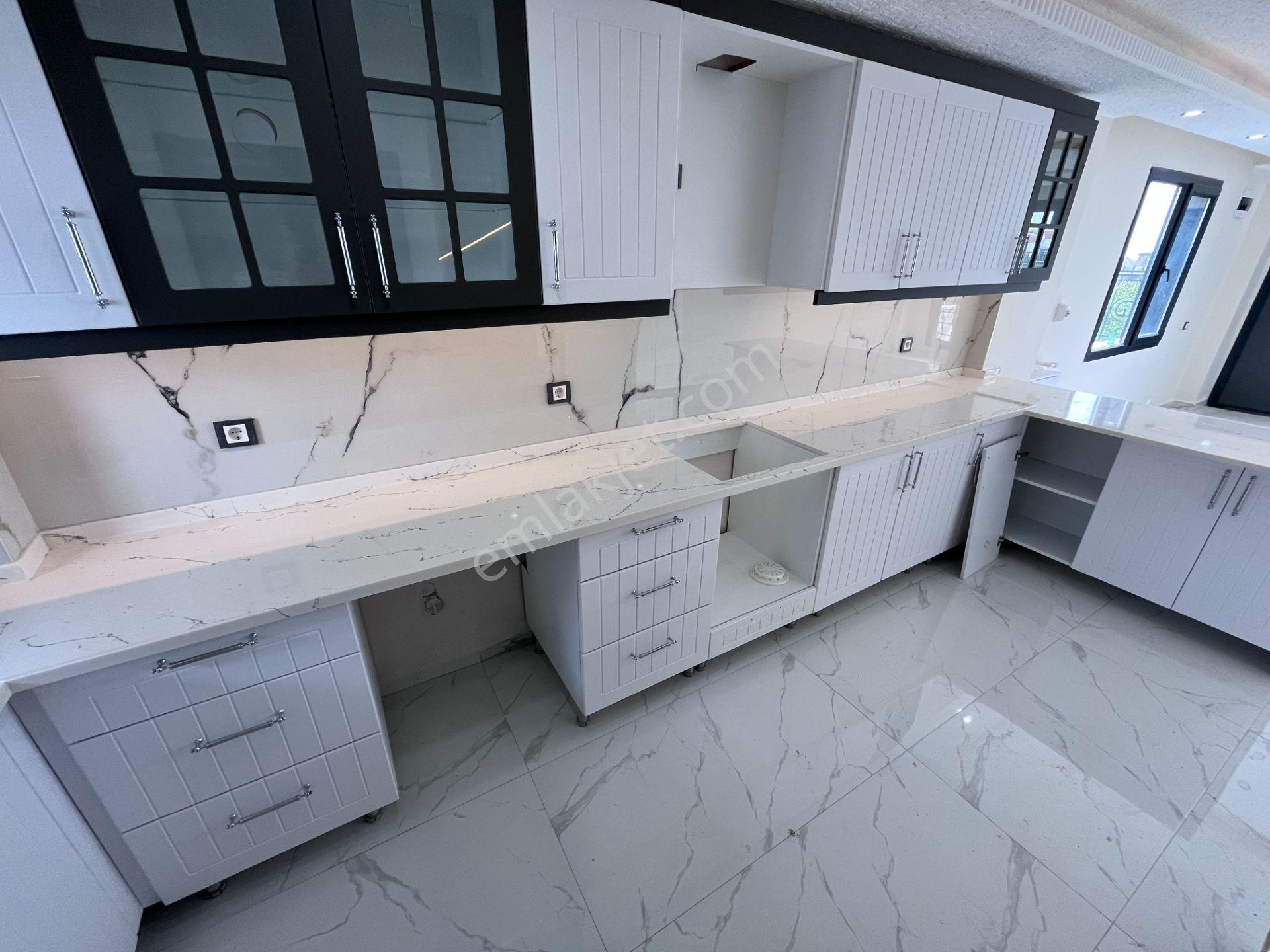 Merkezi Konumda, Önü Kapanmaz, Balkon Mutfaklı 4+1 Geniş Villa! - Görsel 14