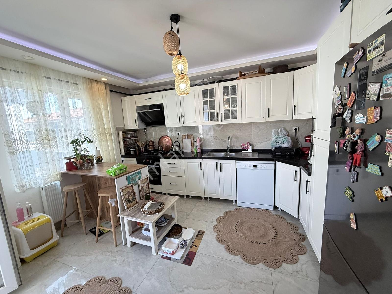 Yalova Çiftlikköyde Geniş Ve Ferah Satılık Dubleks Daire