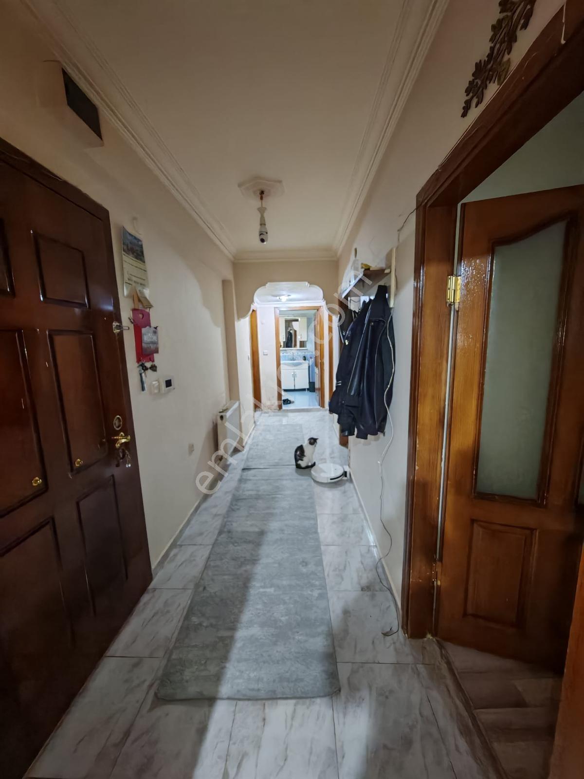 Eyüp İslambey Bostani Sokakta 2+1 Bahçe Katı Akkuzu G.menkul'den - Görsel 3