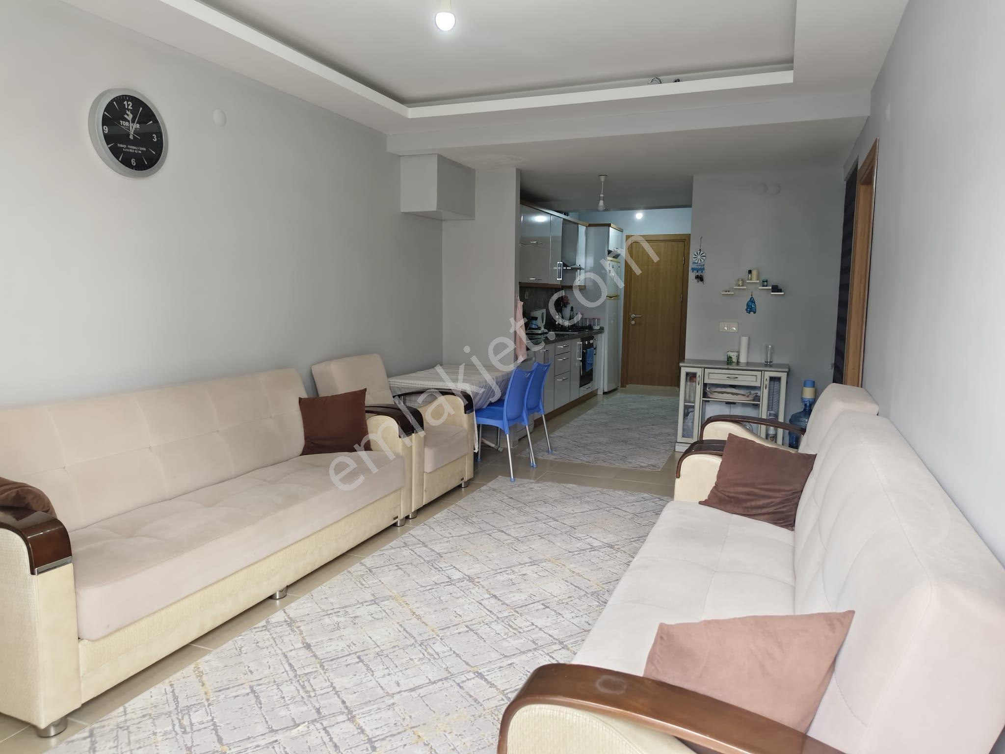 Kuşadas’nda Havuzlu Site İçinde Kısmı Eşyalı Bahçe Katı 1+1 - Görsel 8