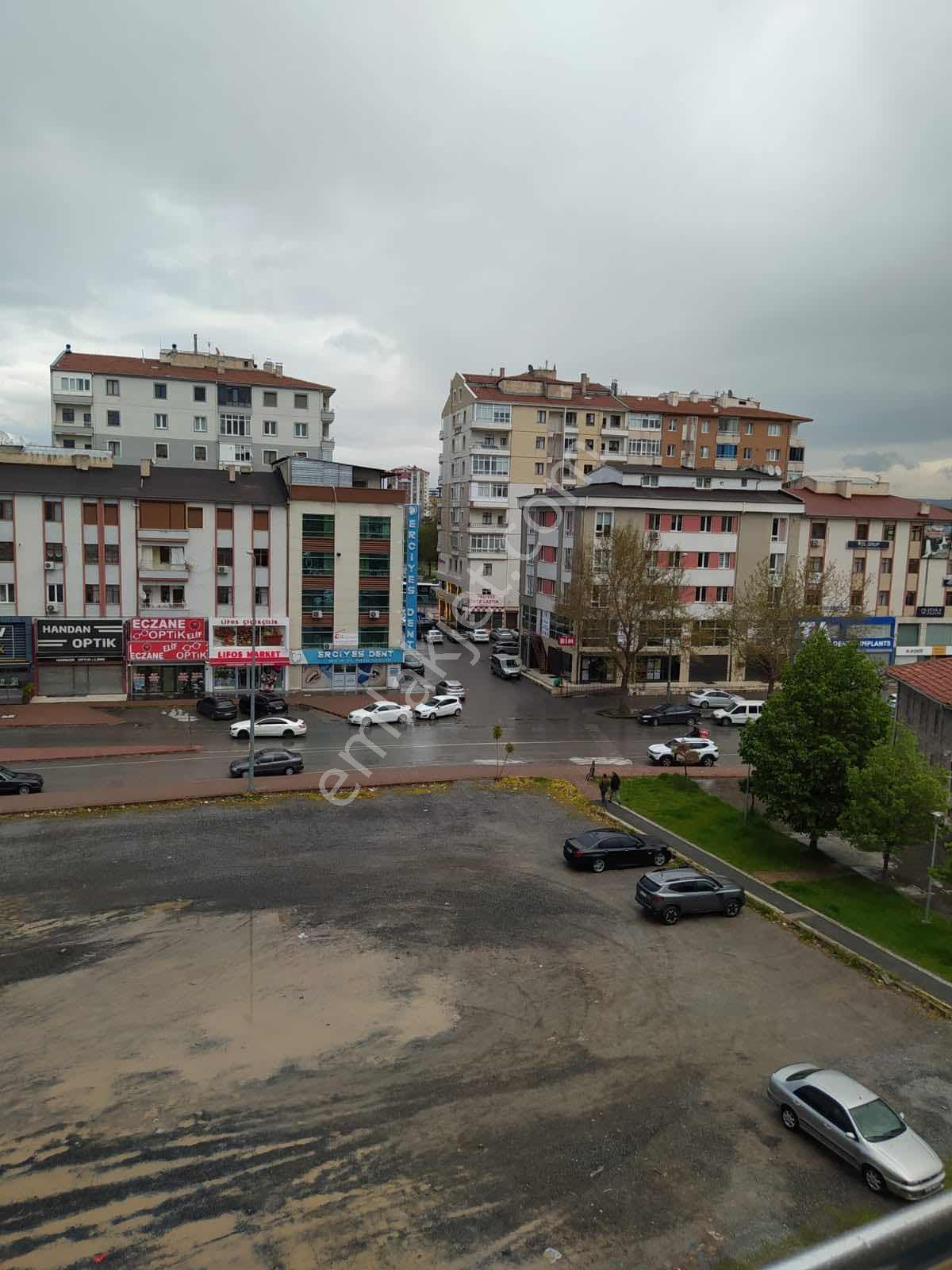 Megeden Tacettin Velide Kiralık Ofis - Görsel 11