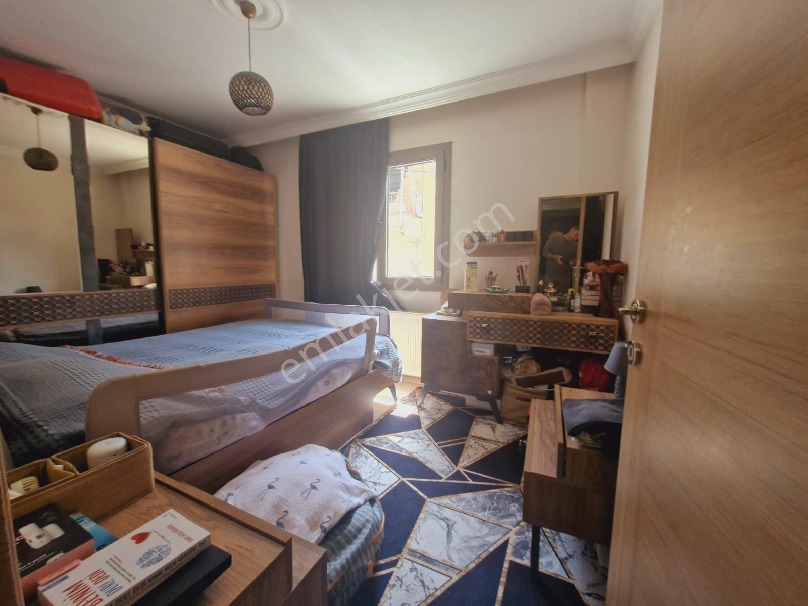 Bozyakada Yeni Binada 2+1 90m2 Köşe Daire Otoparklı Yeni Bina - Görsel 10