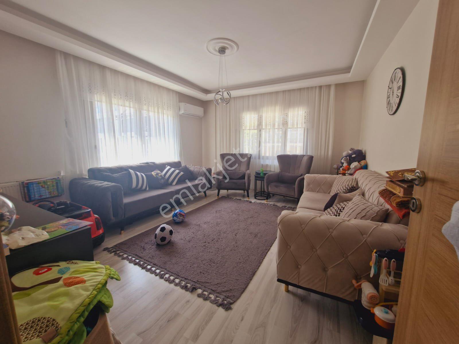 Bozyakada Yeni Binada 2+1 90m2 Köşe Daire Otoparklı Yeni Bina - Görsel 3