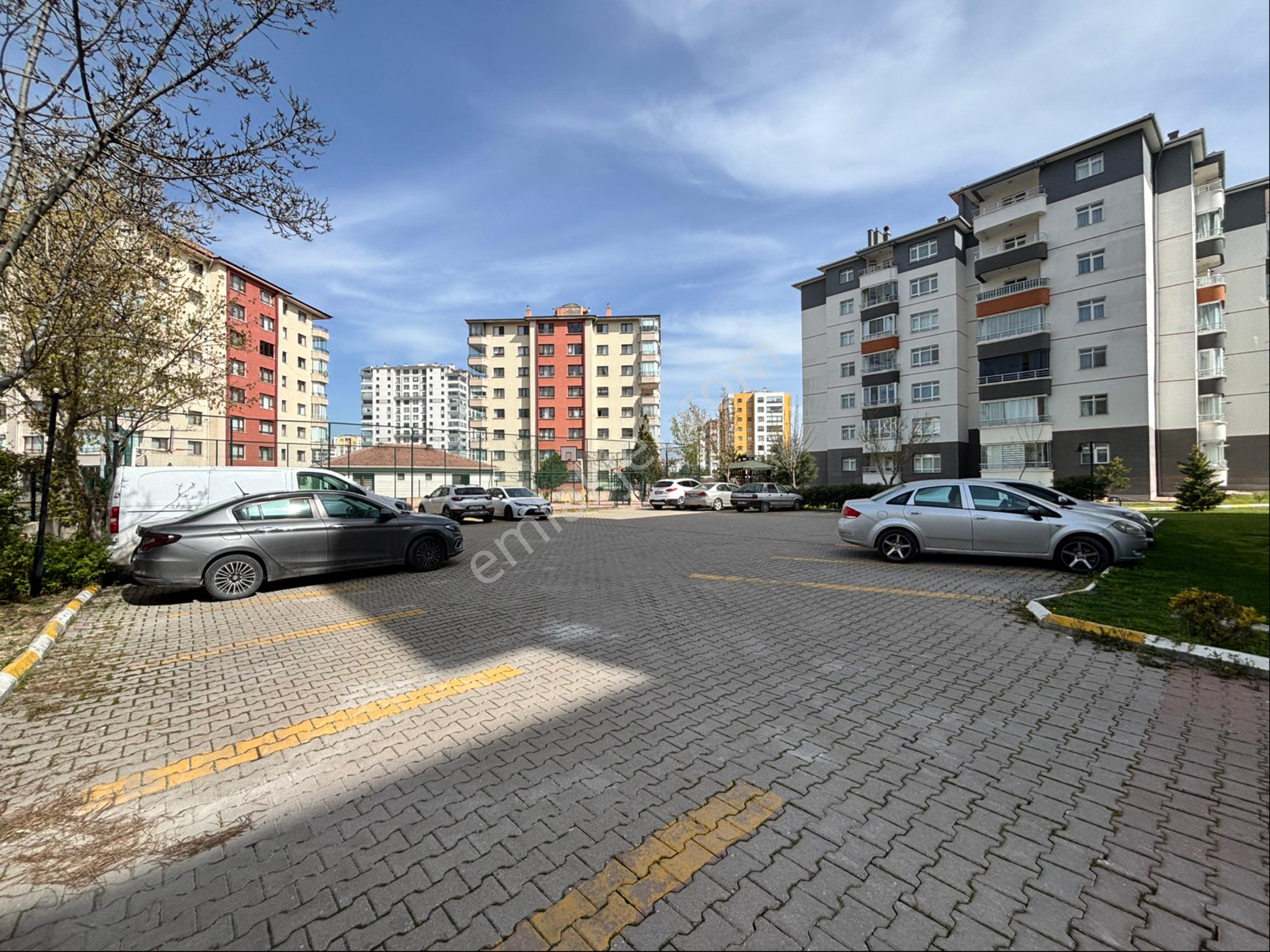 Ahi Mesutta Site İçerisinde Full Yapılı Asansörlü 3+1 Daire - Görsel 35