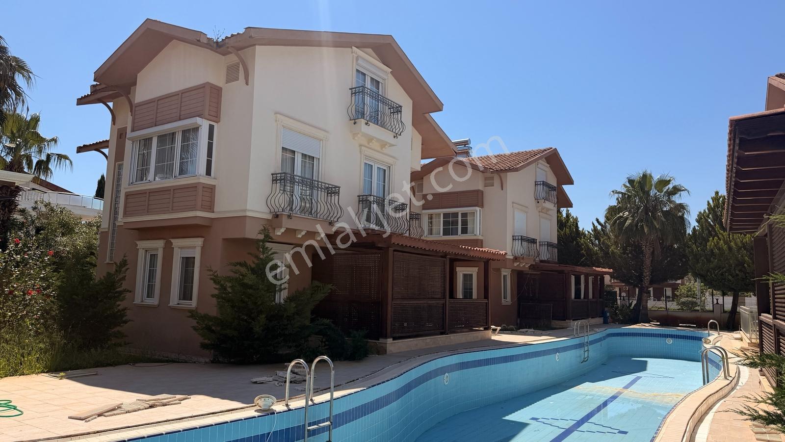4+1 Lüks Tripleks Villa | Ortak Havuzlu Sitede Full Eşyalı Yaşam