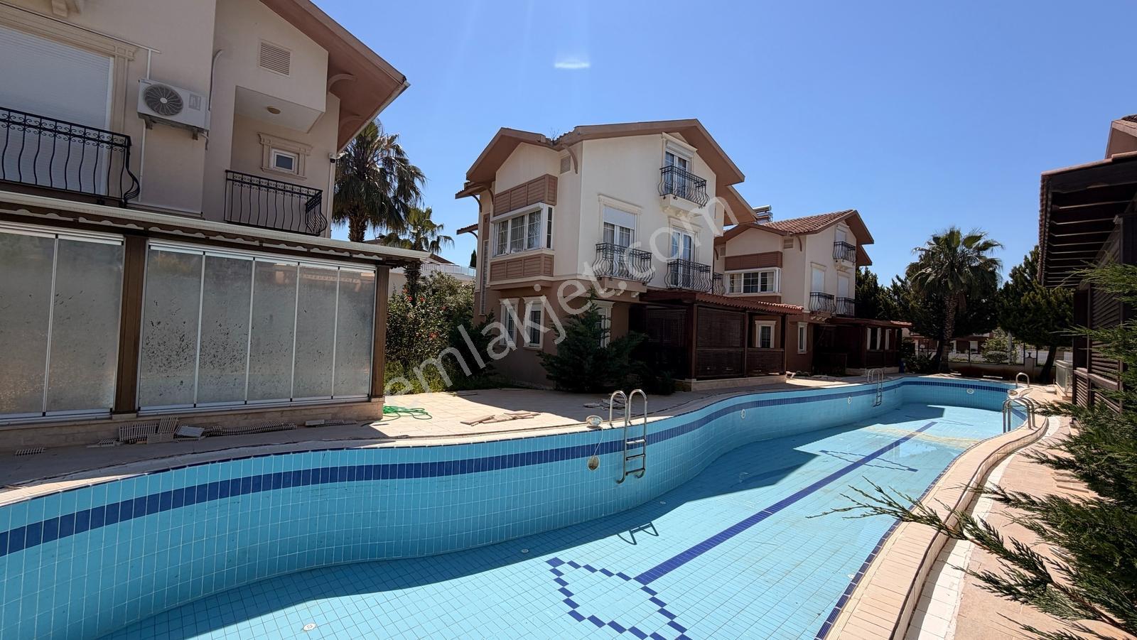 4+1 Lüks Tripleks Villa | Ortak Havuzlu Sitede Full Eşyalı Yaşam - Görsel 3