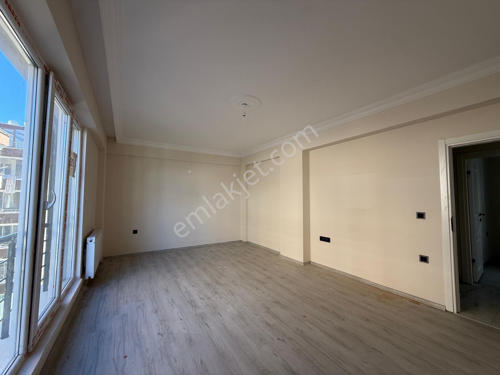Sıfır İskanı Alınmış Bölgenin En Uygun Mutfak Salon Ayrı 2+1 - Görsel 11