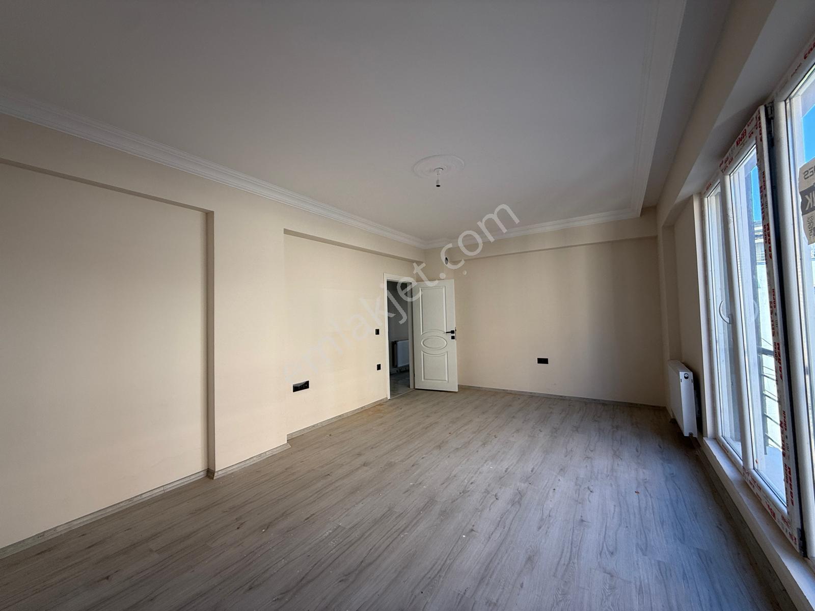 Sıfır İskanı Alınmış Bölgenin En Uygun Mutfak Salon Ayrı 2+1 - Görsel 10