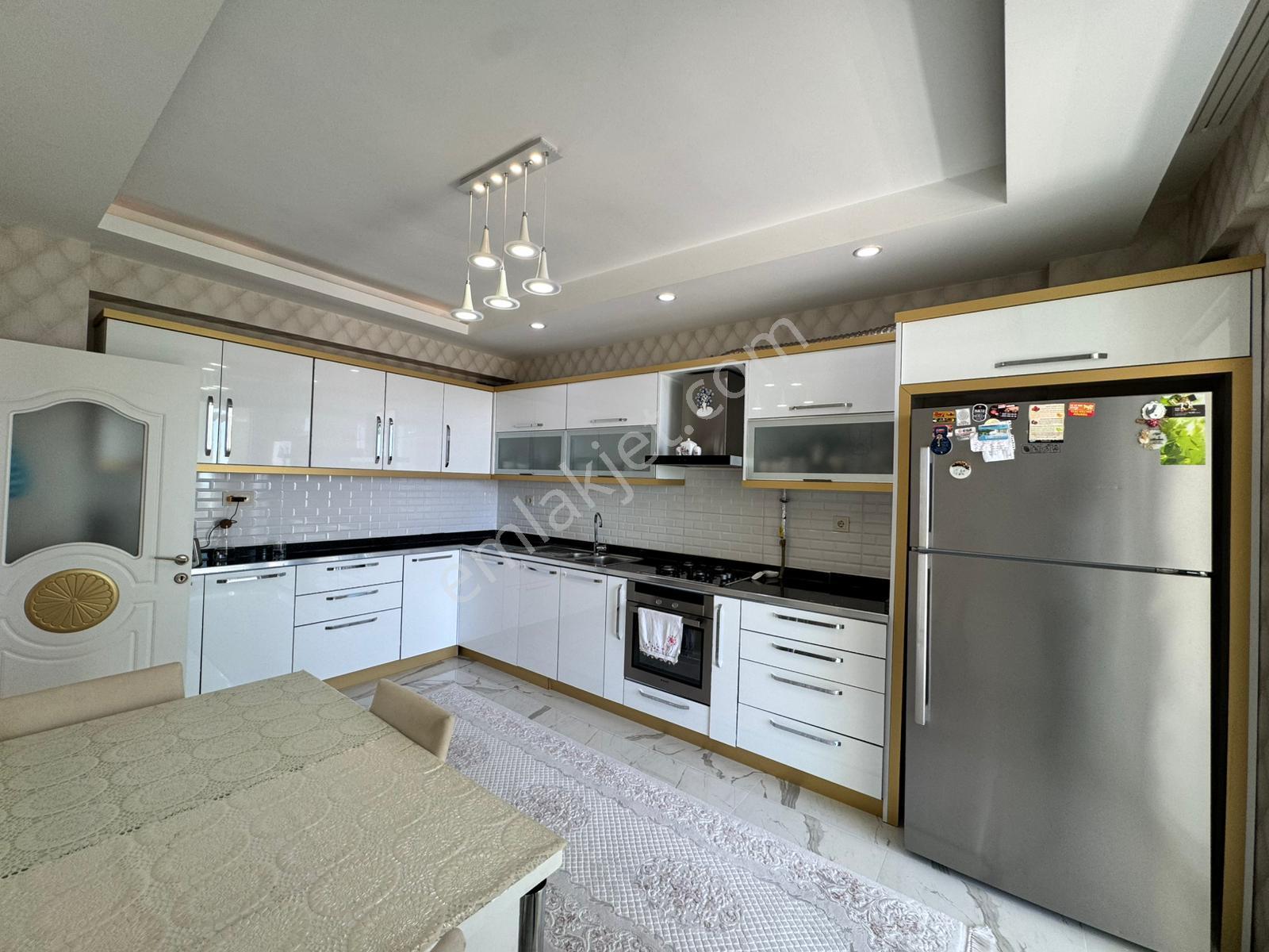 Stadyum - Yeni Şehir Hastahanesi Civarında 3+1 Full Bakımlı Ara Kat Kaçmaz Fırsat Daire!