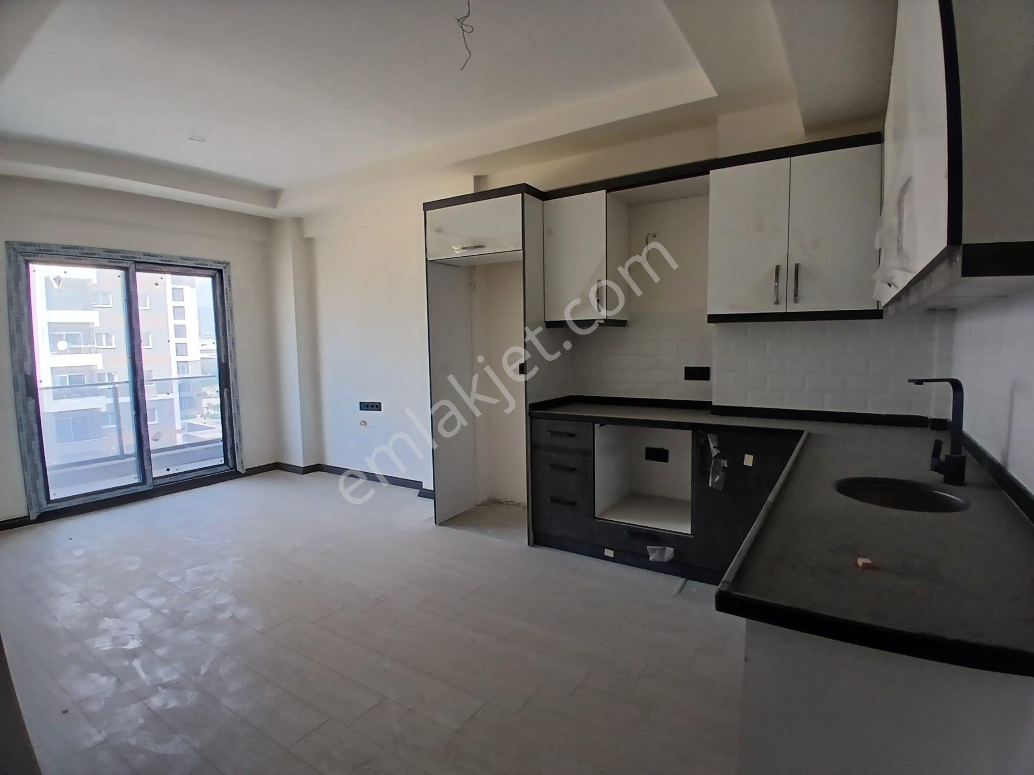 Tece Deniz Mah'de Merkezi Konum'da 1+1 Sıfır Kiralık Daire