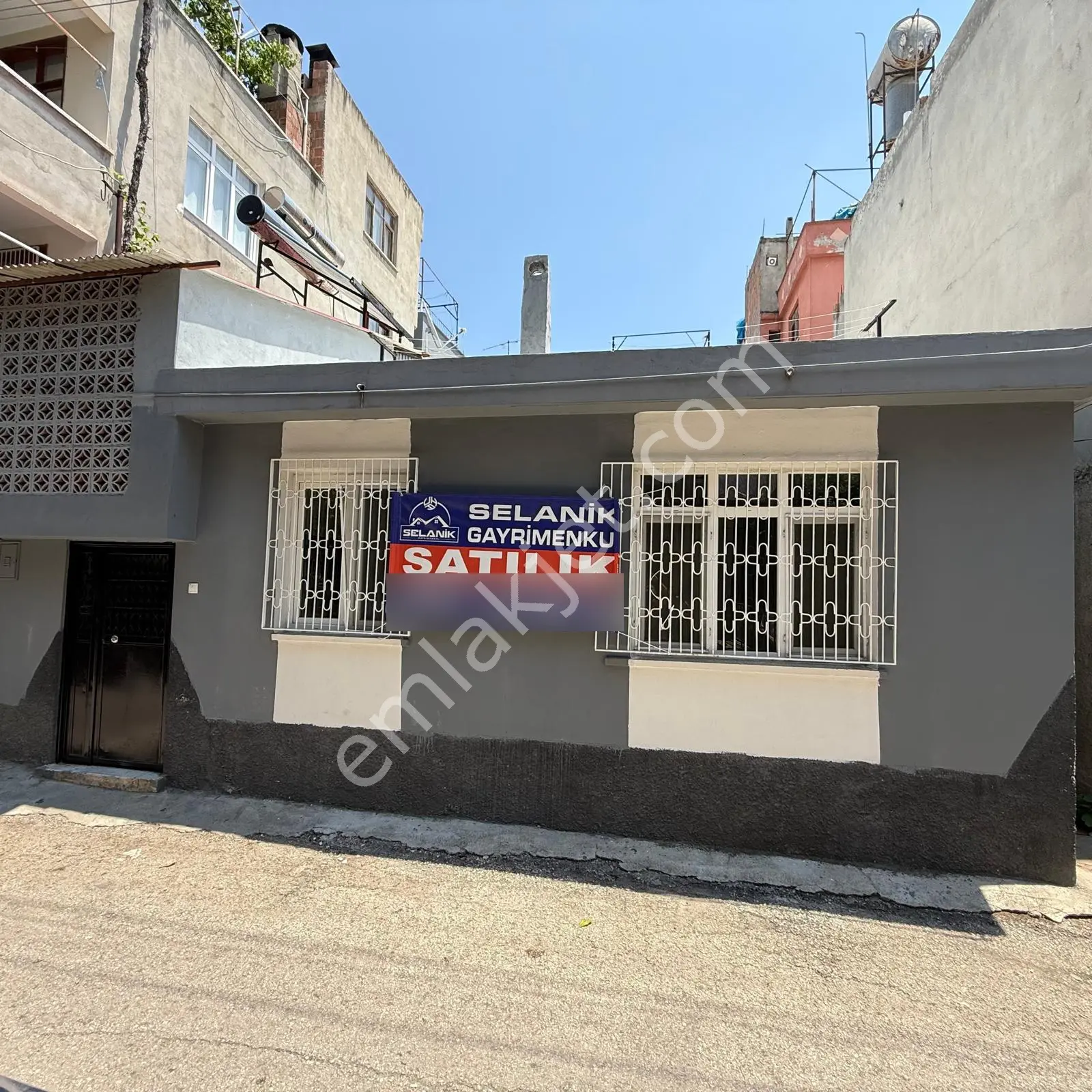 Adana Seyhan Tellidere Mahallesi Satılık Müstakil Bina 2+1 K.mutfak 110 M2 G.enerjili Demir Şebekeli