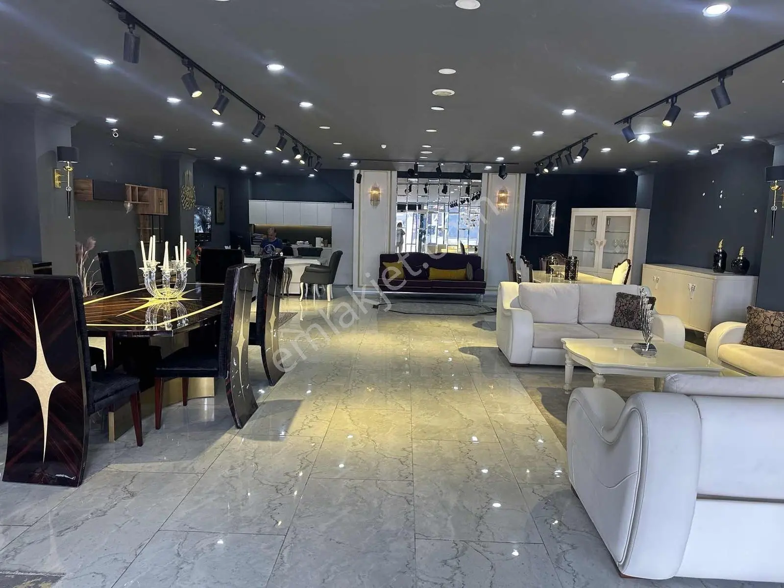 Kısıkköy Mobilyacılar Sitesinde Devren Kiralık Dükkan