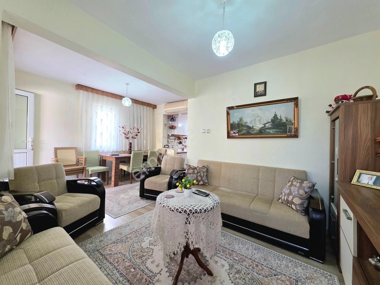 Vahdet'ten Akçay'da Müstakil Bahçeli 4+1 Tripleks Satılık Villa - Görsel 24