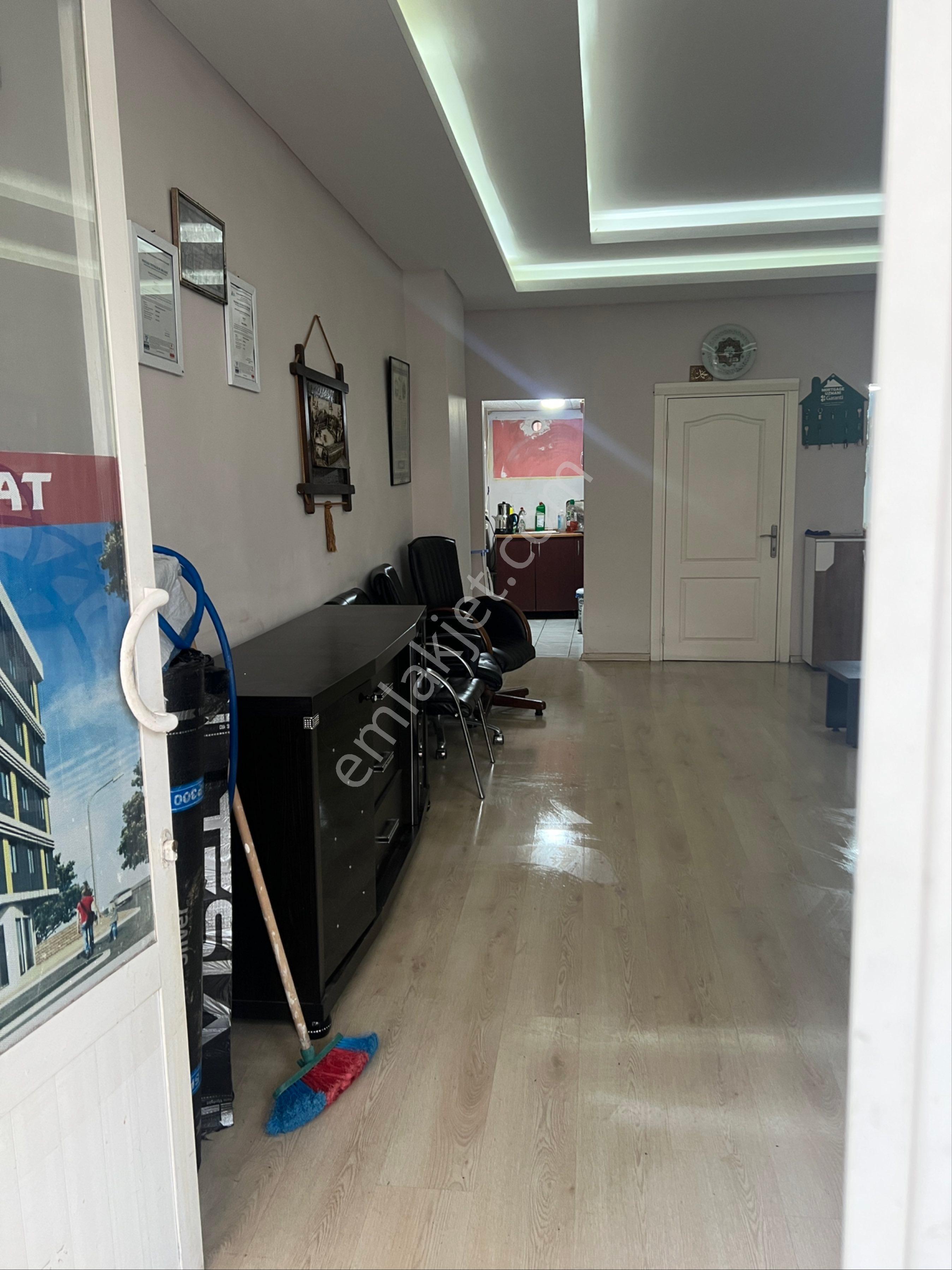 Metroya Hastaneye 5dklık Mesafede Merkezi Konumda Satılık Dükkan - Görsel 6