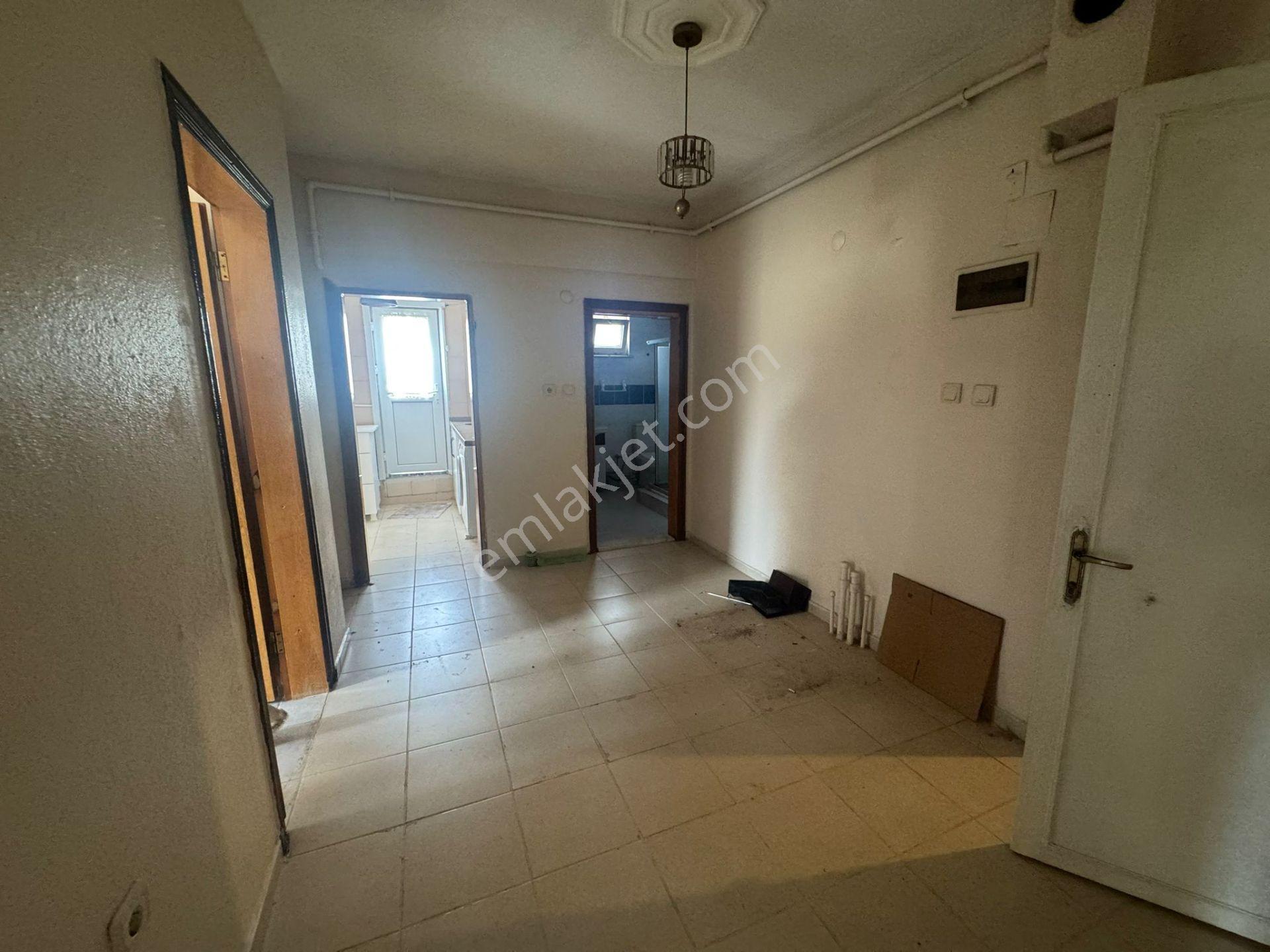 Sultaniye'de Aile Apartmanında 2+1 Bahçe Katı Kiralık Daire - Görsel 5