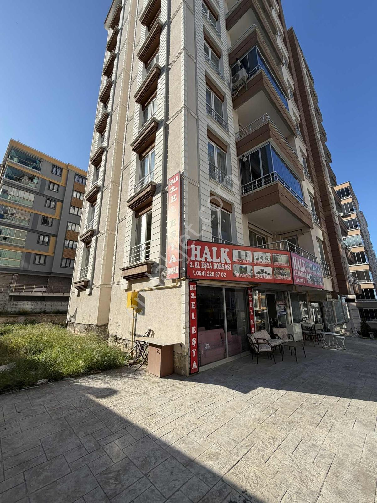 Atakent Kamalı Toki Üzerinde Kiralık İş Yeri - Görsel 3