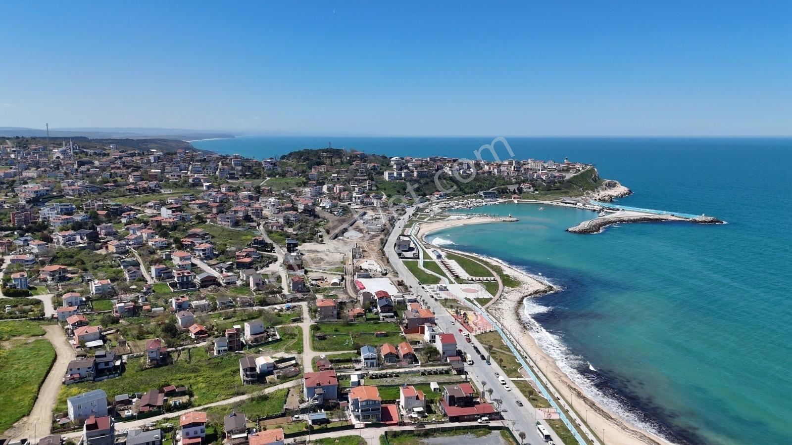 Arnavutköy Karaburun'da Sahile Yakın Satılık Villa - Görsel 2