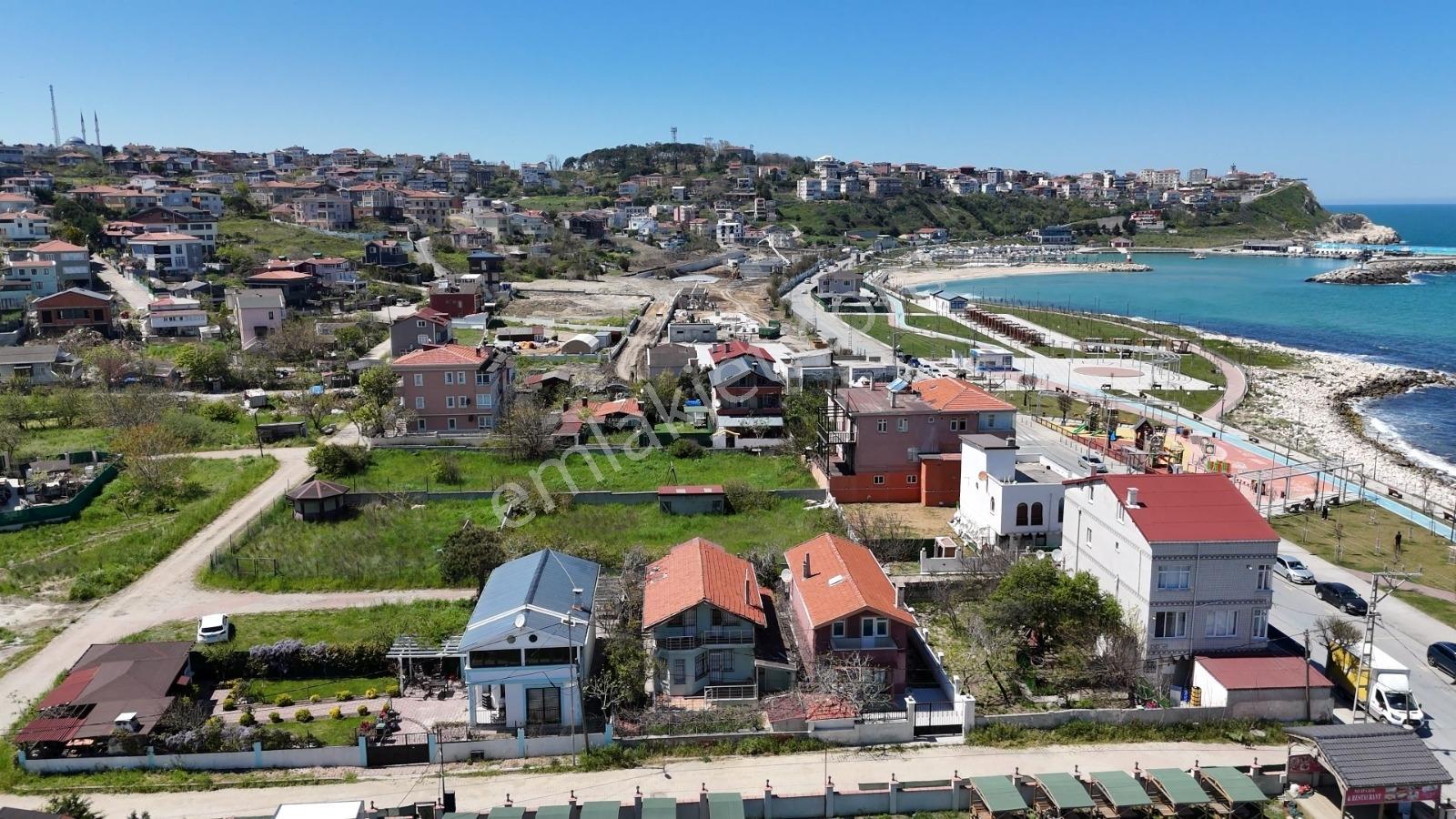 Arnavutköy Karaburun'da Sahile Yakın Satılık Villa - Görsel 14