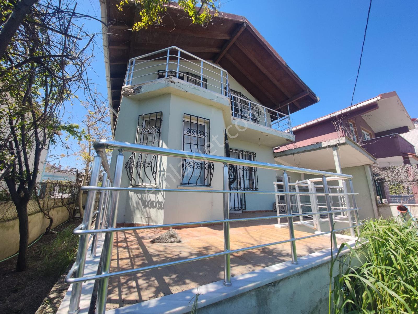 Arnavutköy Karaburun'da Sahile Yakın Satılık Villa - Görsel 27
