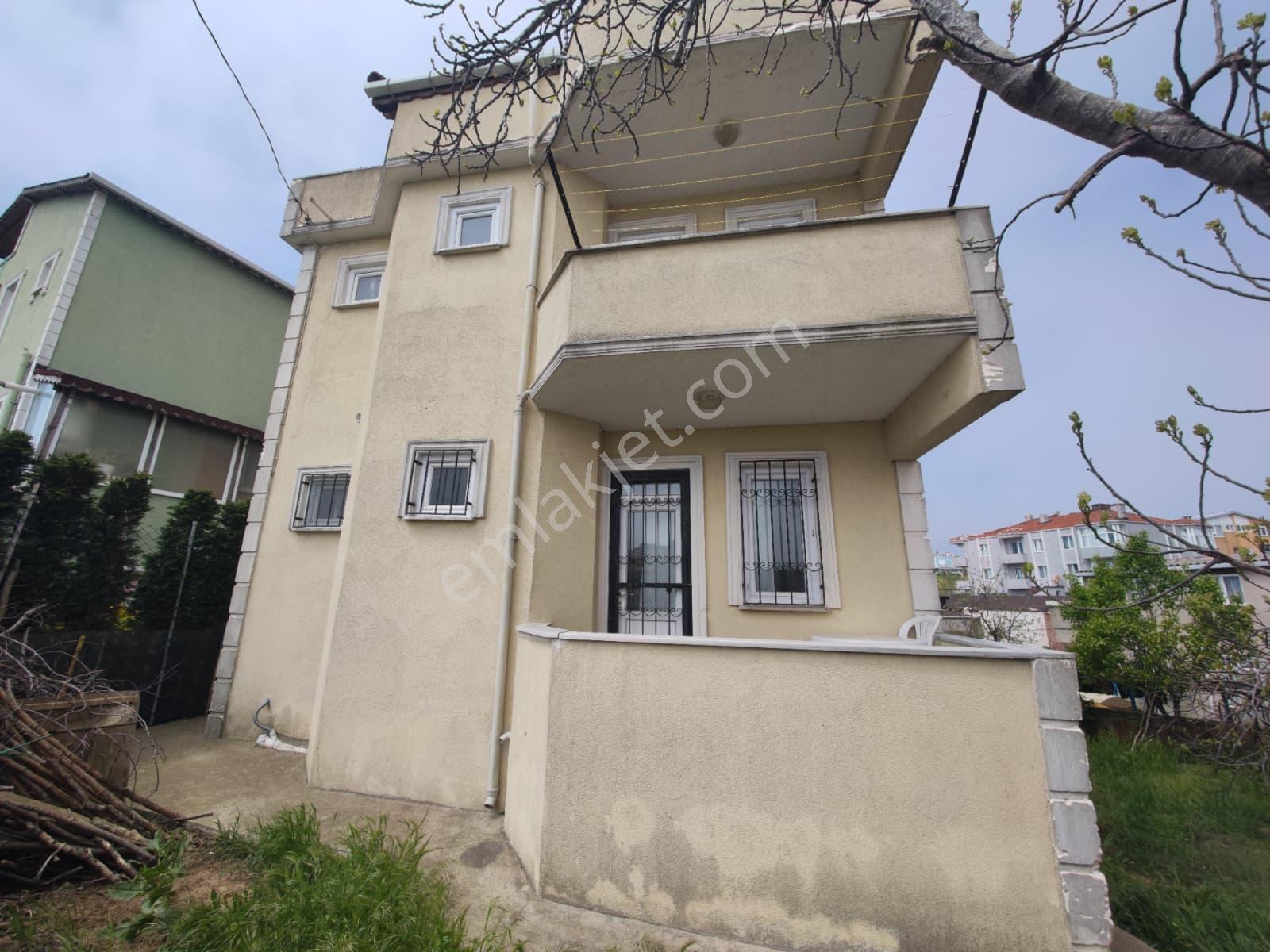 Arnavutköy Karaburun'da Deniz Manzaralı Satılık Villa - Görsel 3