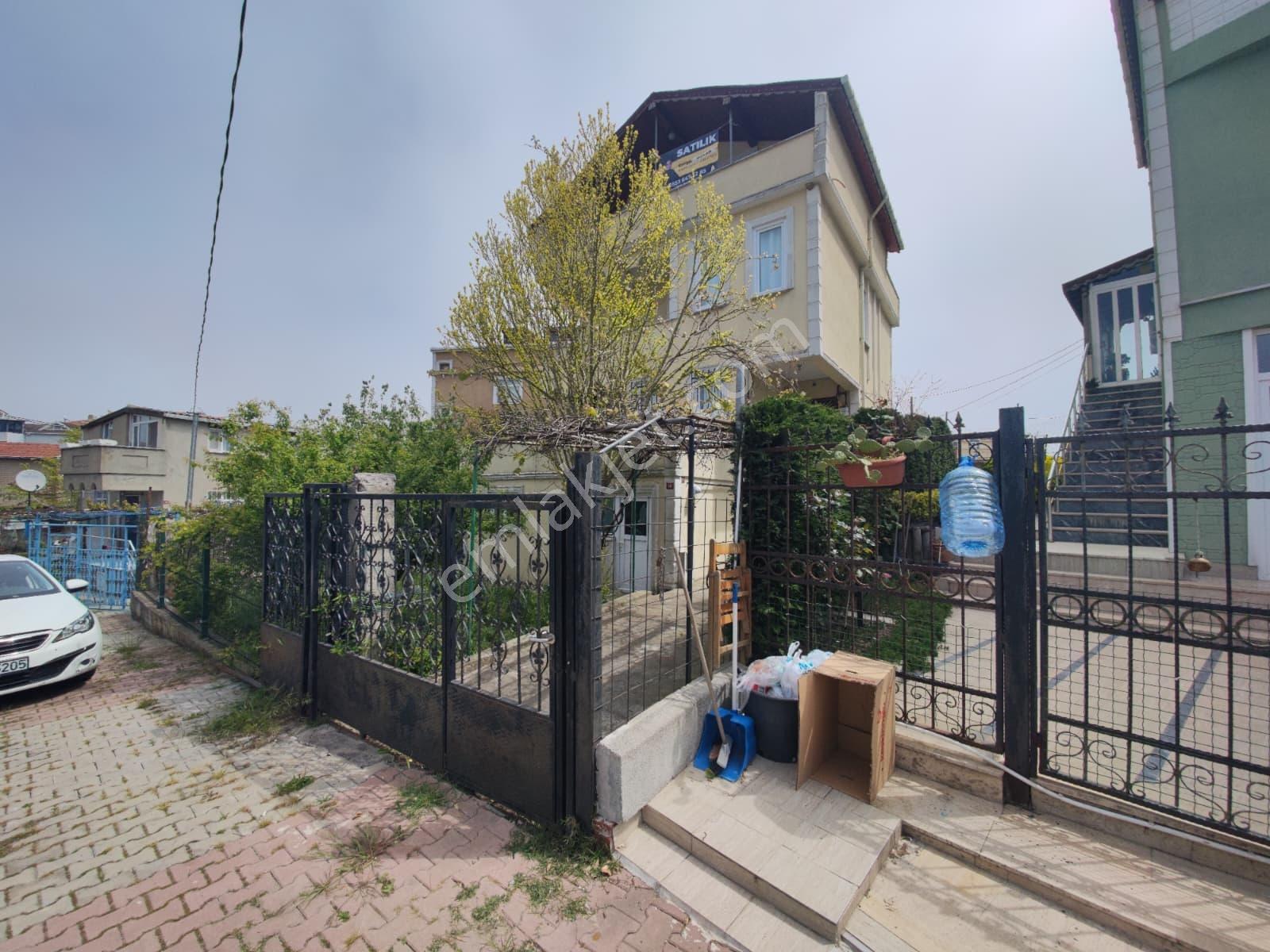 Arnavutköy Karaburun'da Deniz Manzaralı Satılık Villa - Görsel 2