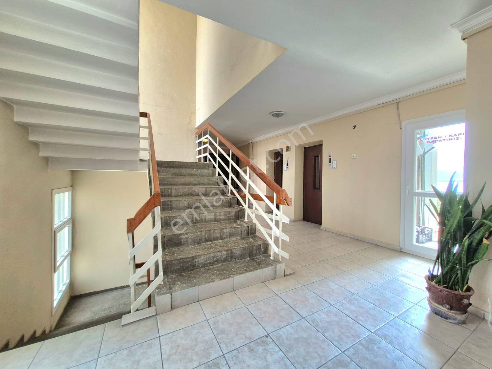 Bostanlı Bestekar Sadi Hoşses Sk. Ful Deniz Manzaralı 3+1 150m2 - Görsel 35